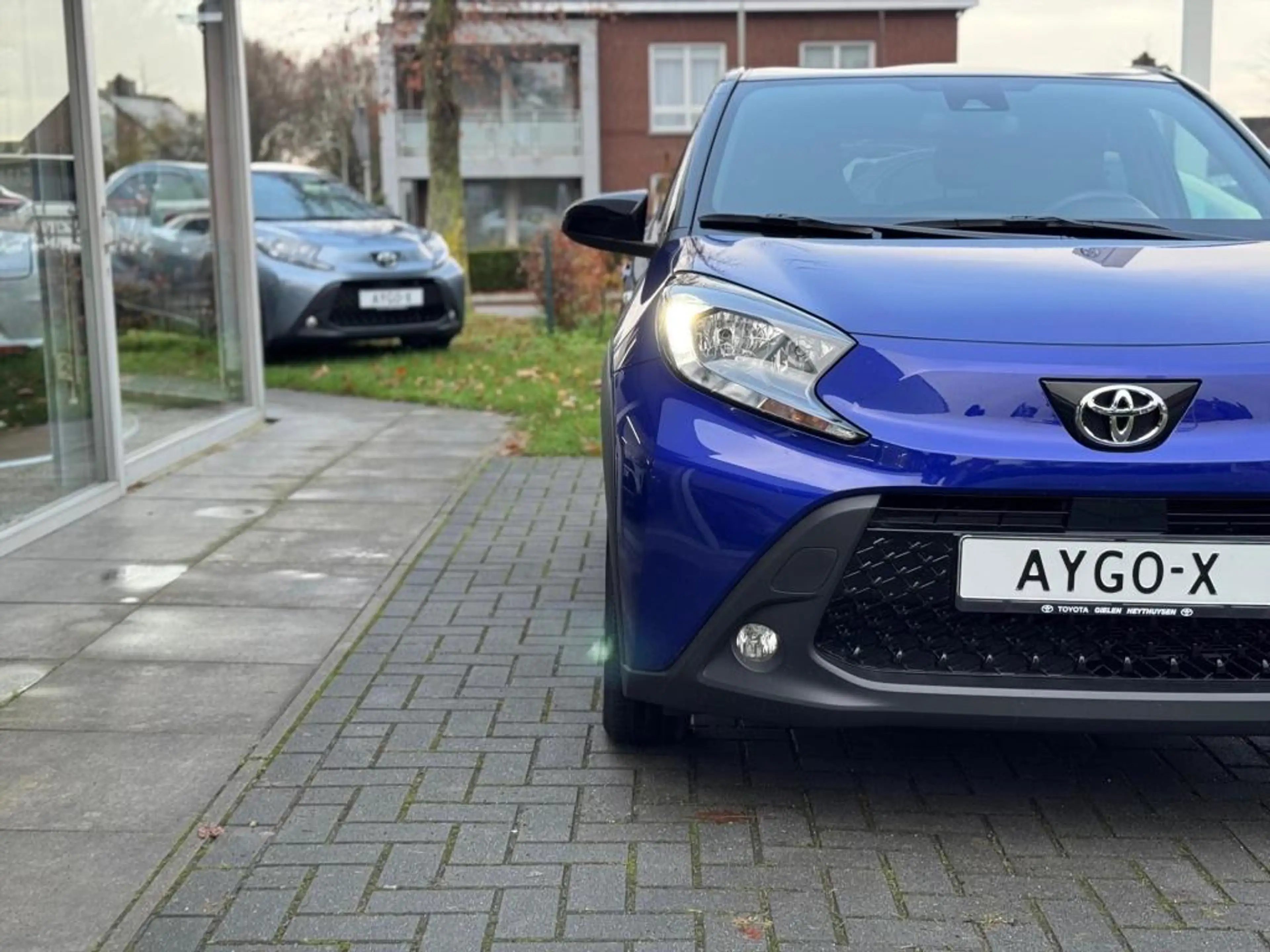 Toyota Aygo X 1.0 VVT-i MT Pulse Bi-tone | Juniper blue, 17 inch — photo 6