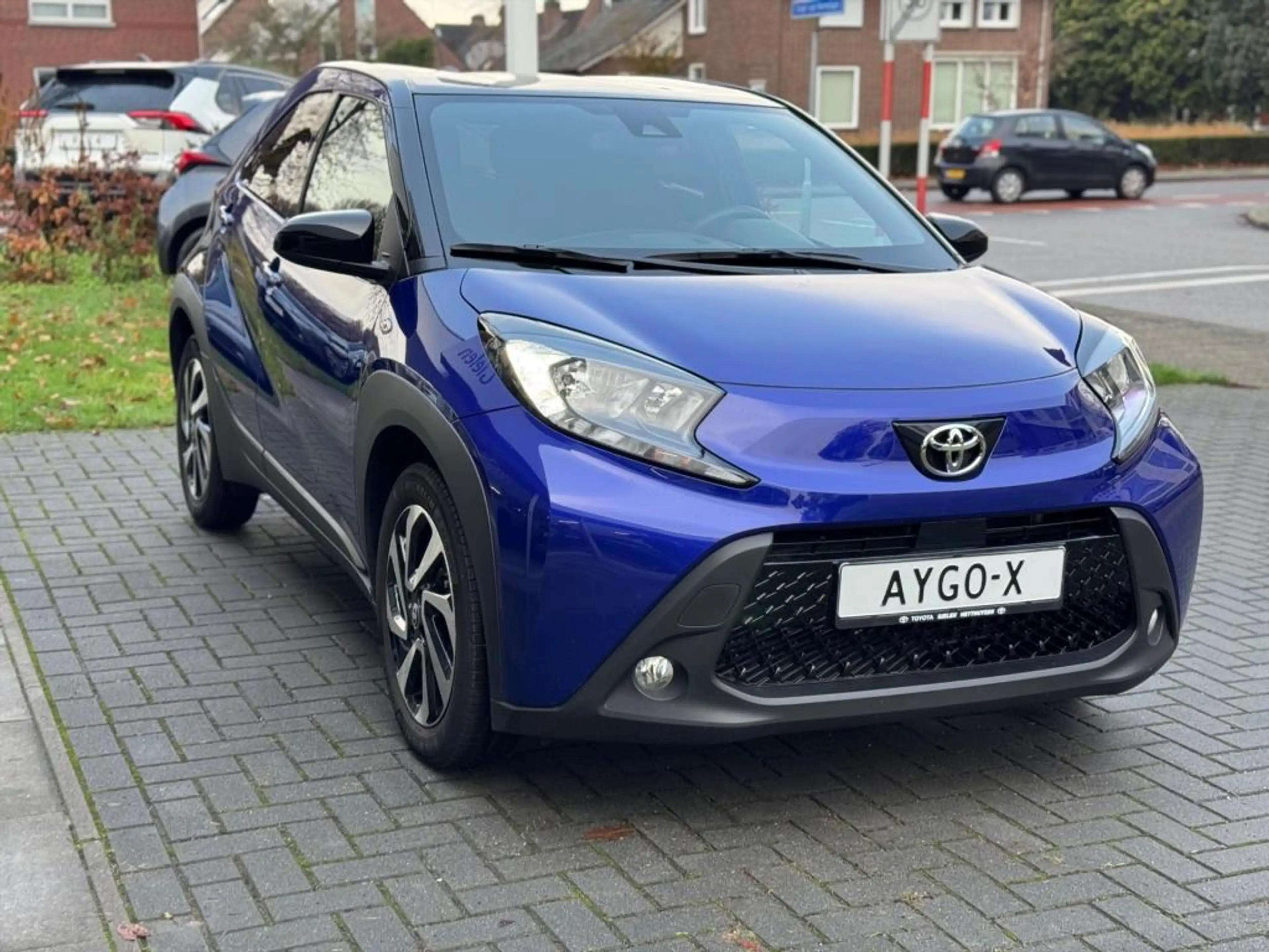 Toyota Aygo X 1.0 VVT-i MT Pulse Bi-tone | Juniper blue, 17 inch — photo 5