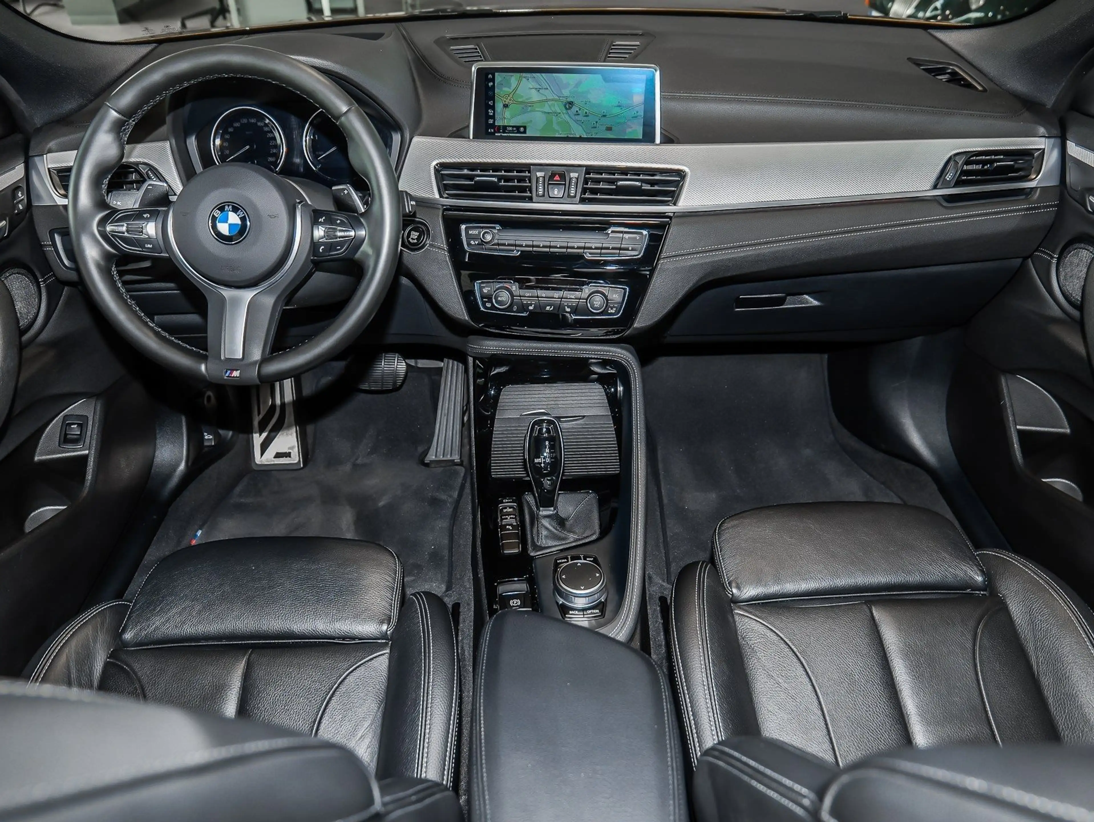BMW X2 sDrive20i M-Sport HeadUp Pano Leder Kamera — photo 3