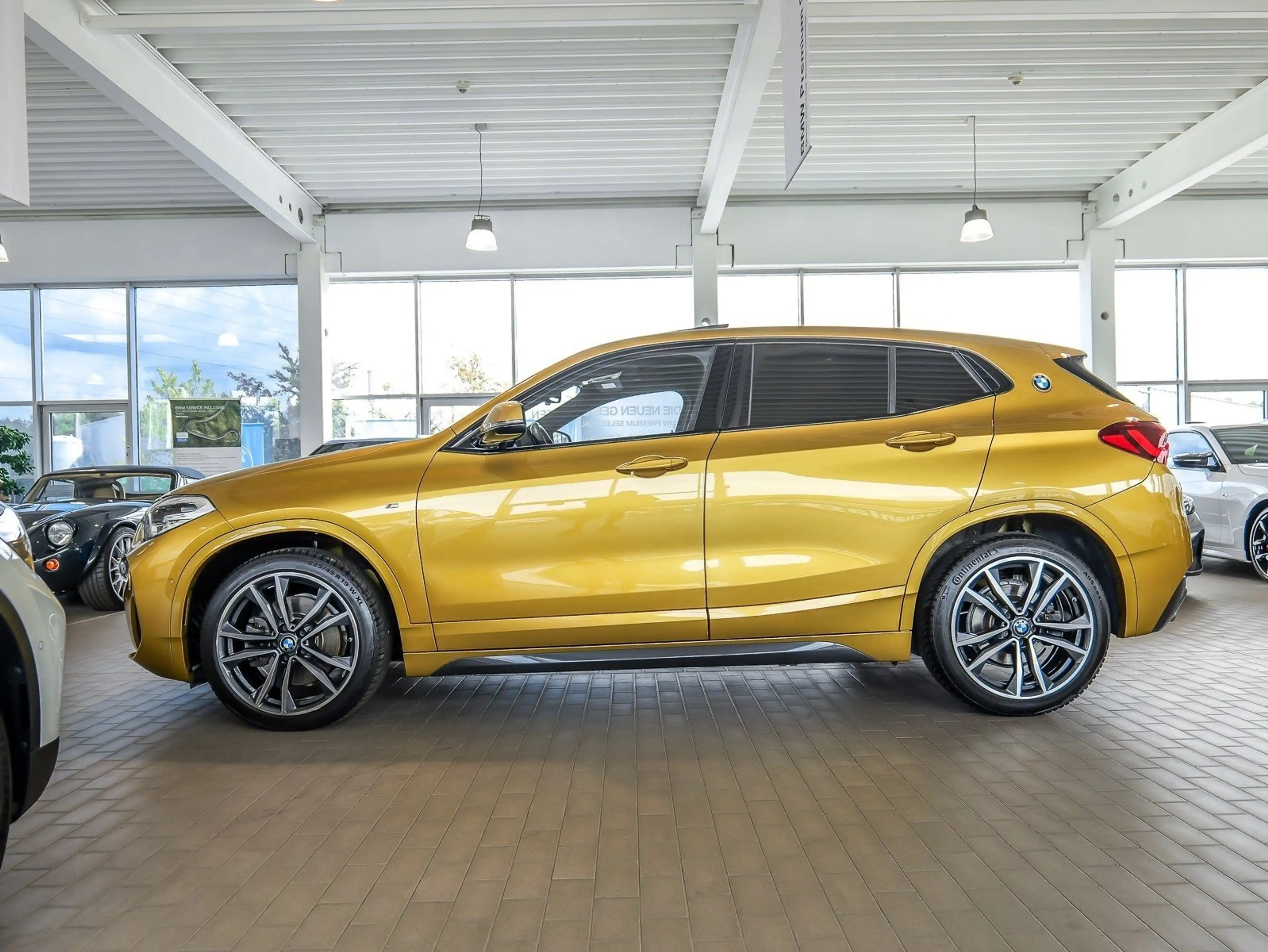 BMW X2 sDrive20i M-Sport HeadUp Pano Leder Kamera — photo 9