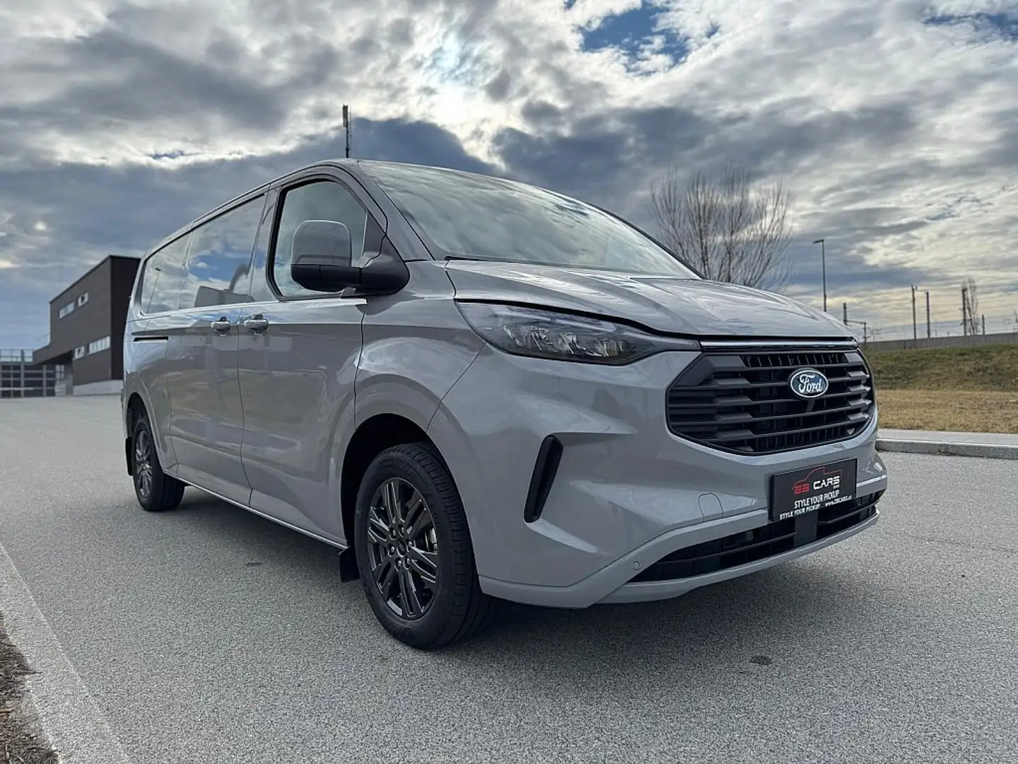 Ford Transit Custom Kombi 2,0 EcoBlue L2H1 320 FWD Limited Aut. Grau - 1