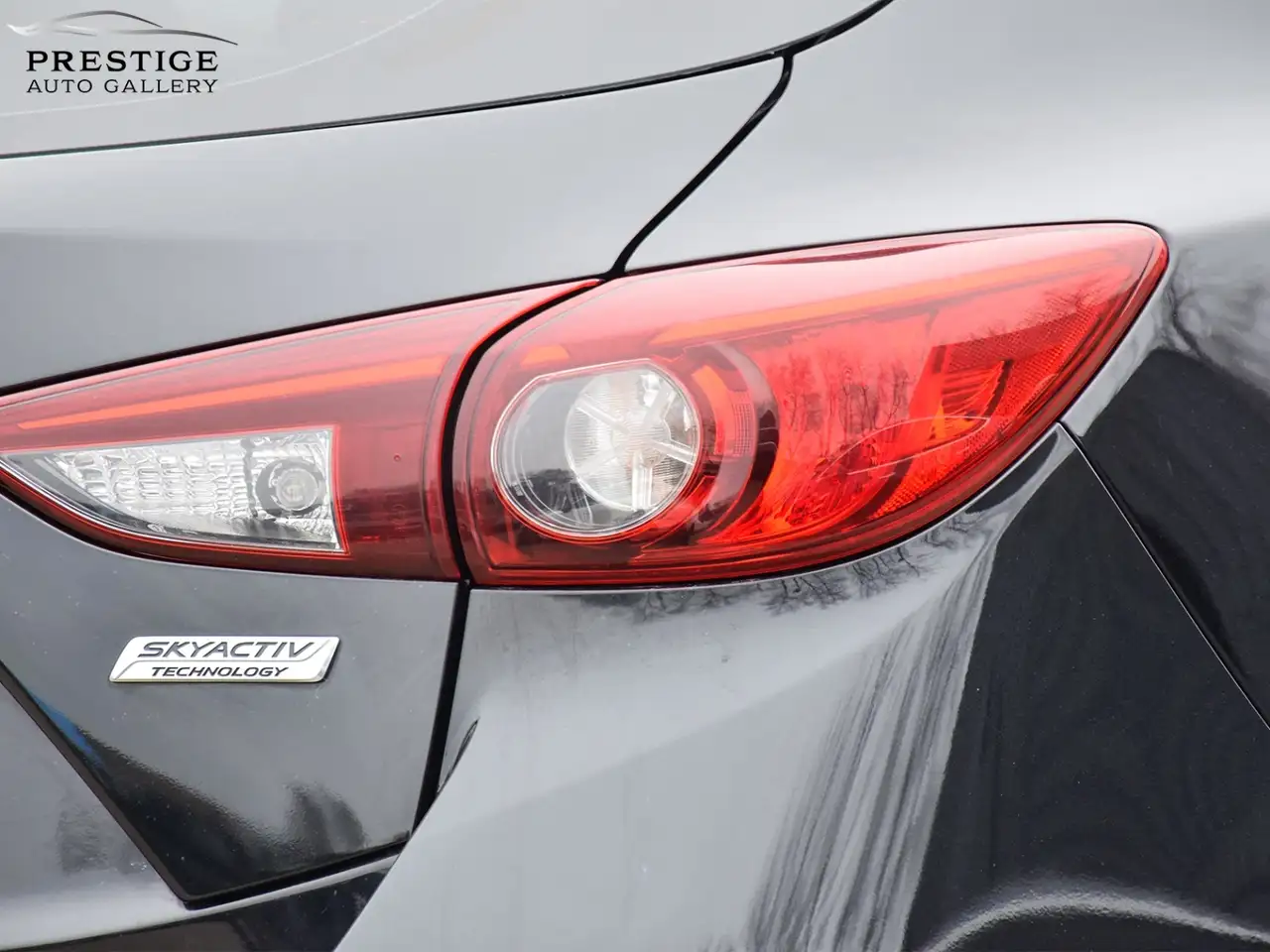 Mazda 3 снимка Mazda 3