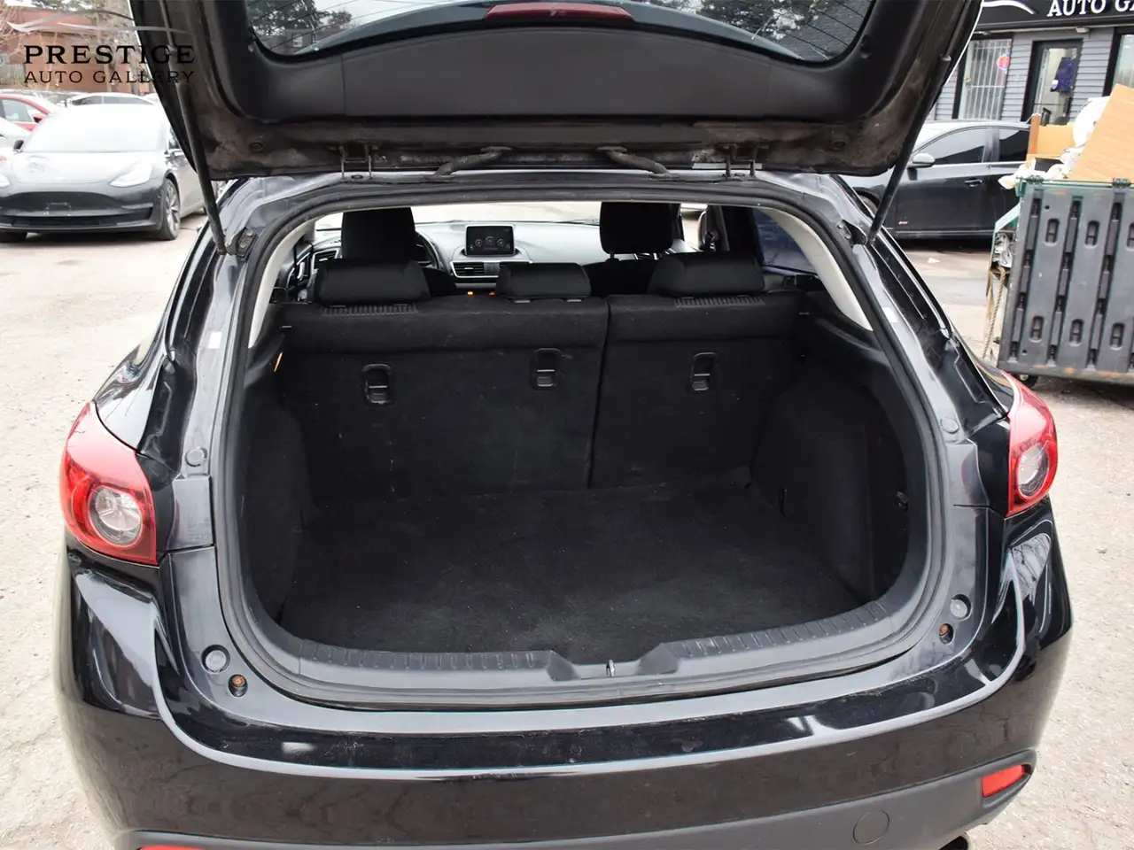 Mazda 3 снимка Mazda 3