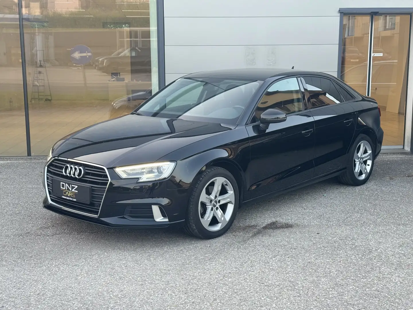 Audi A3 1,6 TDI Sport Schwarz - 1
