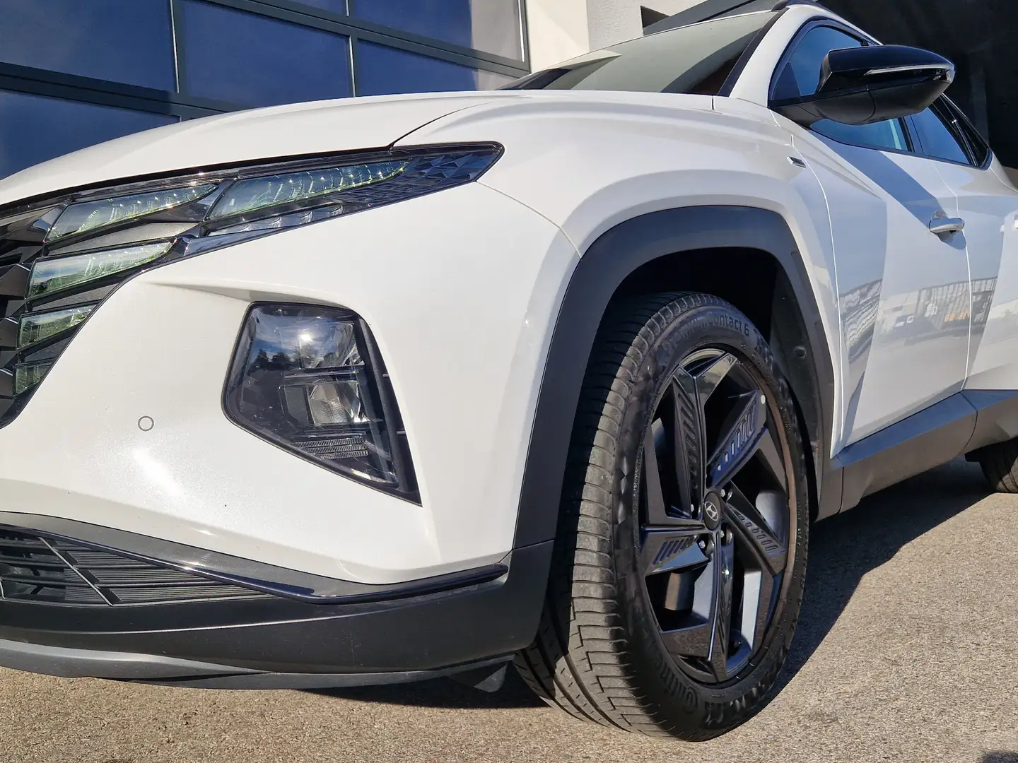 Hyundai TUCSON SELECT MILD-HYBRID 2WD AUTOMATIK Weiß - 2