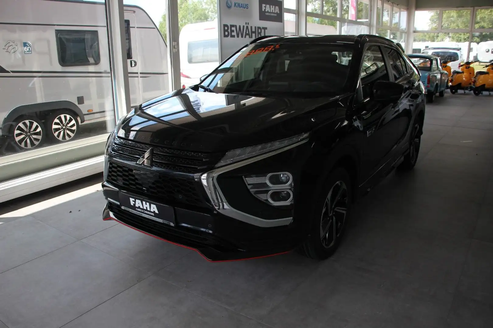 Mitsubishi Eclipse Cross Top PHEV AHK Schwarz - 1
