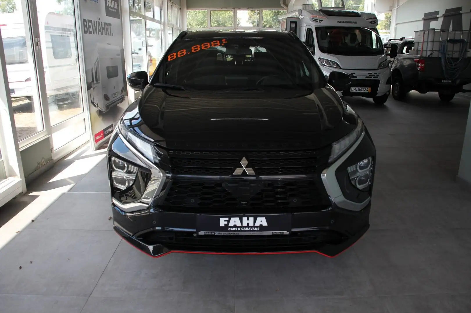 Mitsubishi Eclipse Cross Top PHEV AHK Schwarz - 2