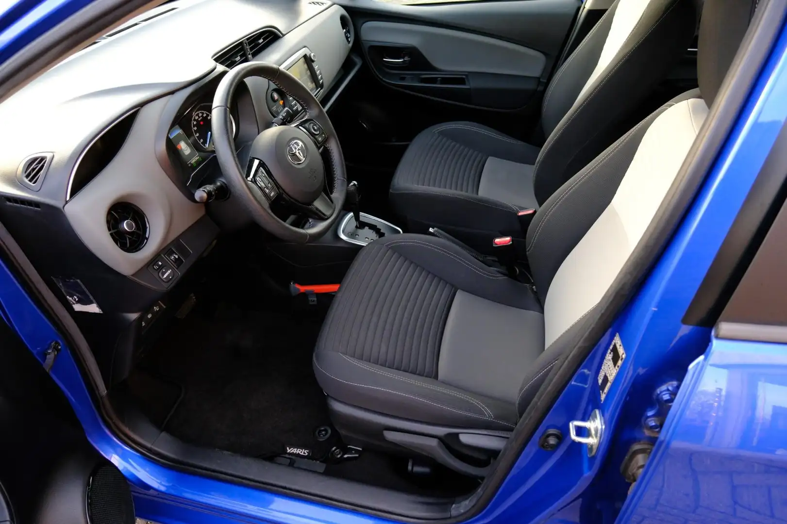 Toyota Yaris 1.5 Hybrid Active 5-drs Aut. Navi|1e Eig|Clima|Cam Blauw - 2