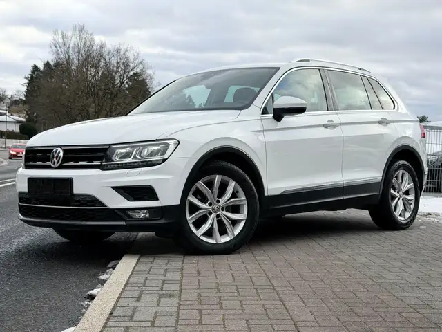 Volkswagen Tiguan Highline Standheiz LED Navi Zahnriemen Neu AHK TOP