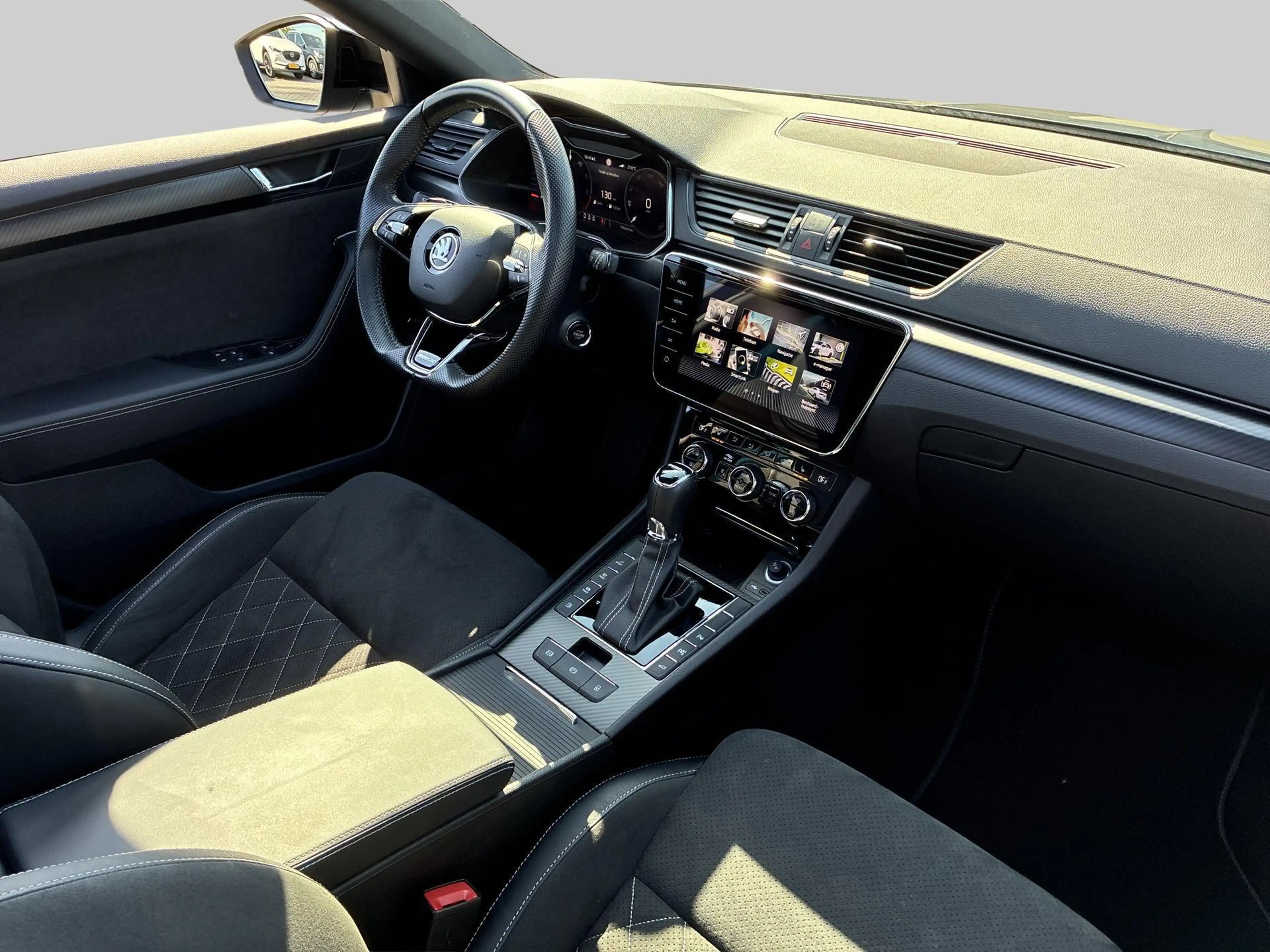 Skoda Superb Combi — photo 13