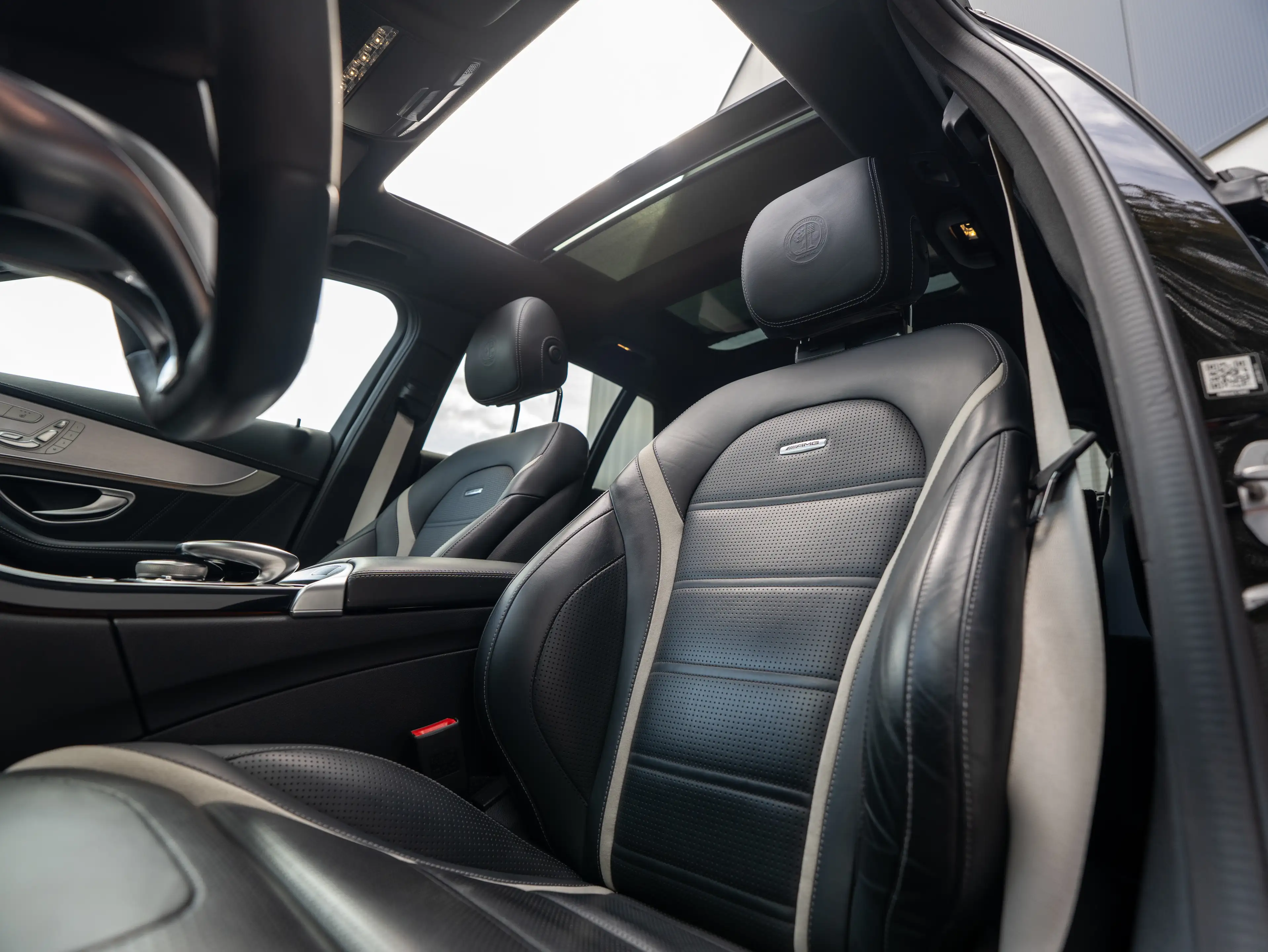 Mercedes-Benz C 63 AMG C 63 AMG S -LICHTE VRACHT/PANO/BURMESTER/HEAD-UP/KEYLESS/360 CAMERA — photo 16