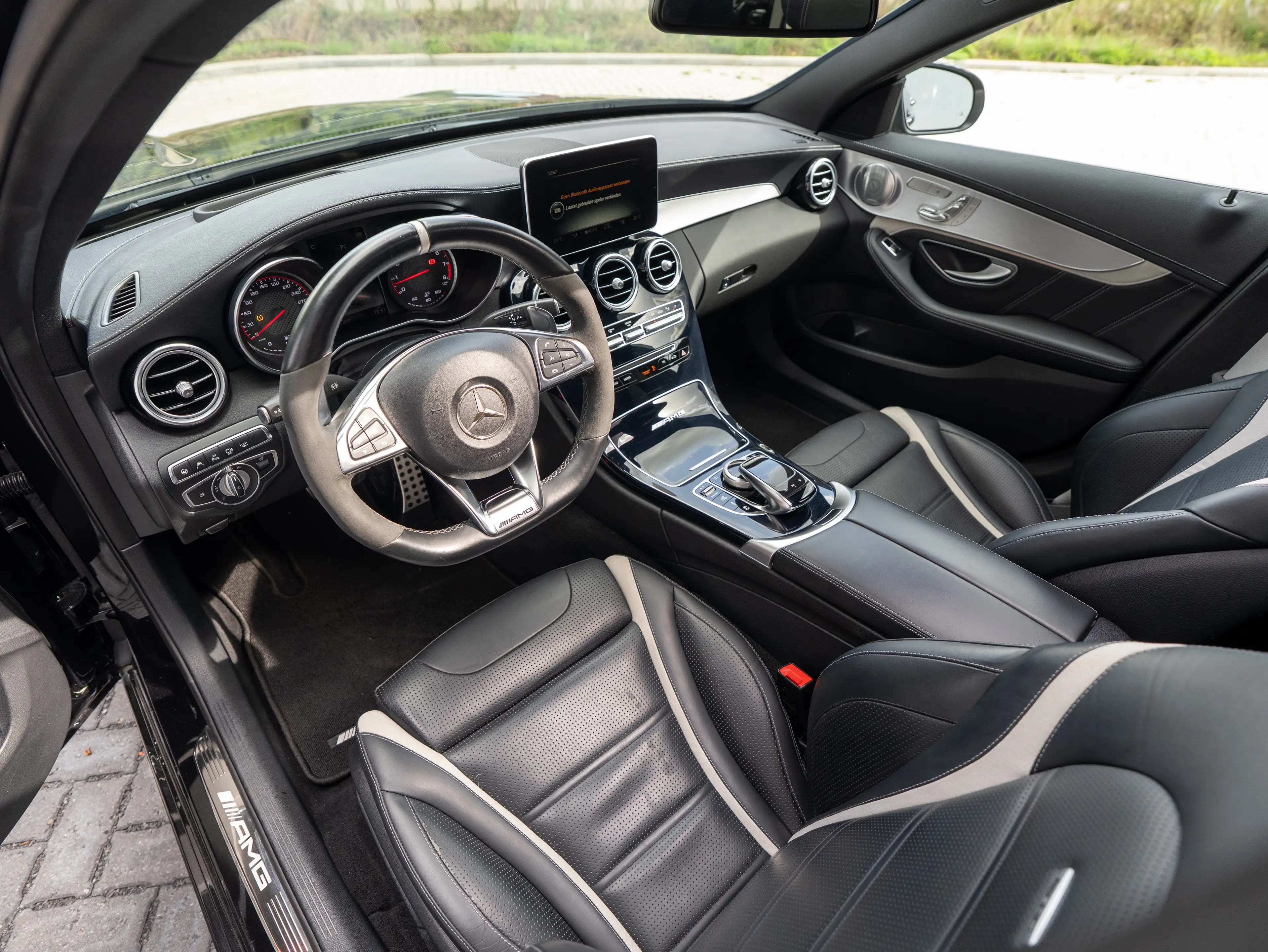 Mercedes-Benz C 63 AMG C 63 AMG S -LICHTE VRACHT/PANO/BURMESTER/HEAD-UP/KEYLESS/360 CAMERA — photo 17