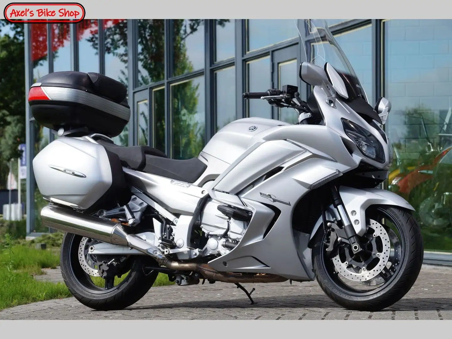 Yamaha FJR 1300 - 1