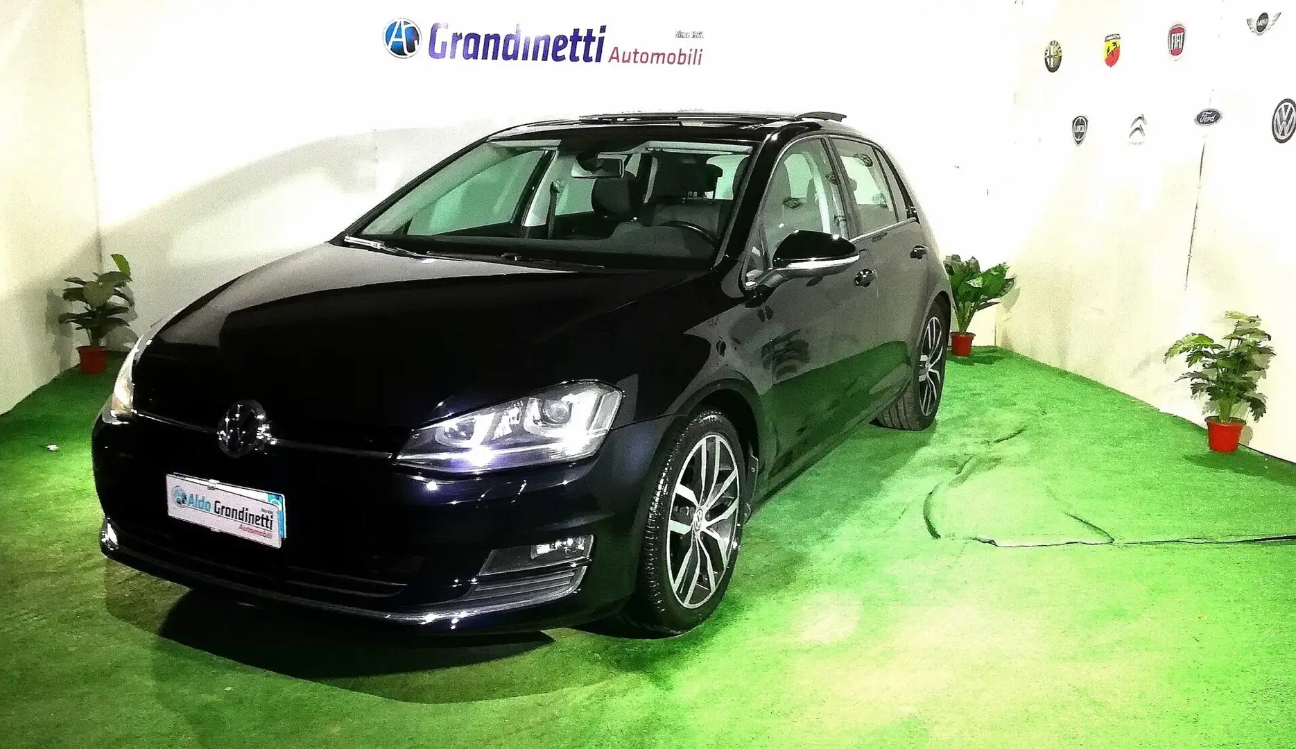 Volkswagen Golf Golf 2.0 TDI 5p. Highline BlueMotion Technology Zwart - 1