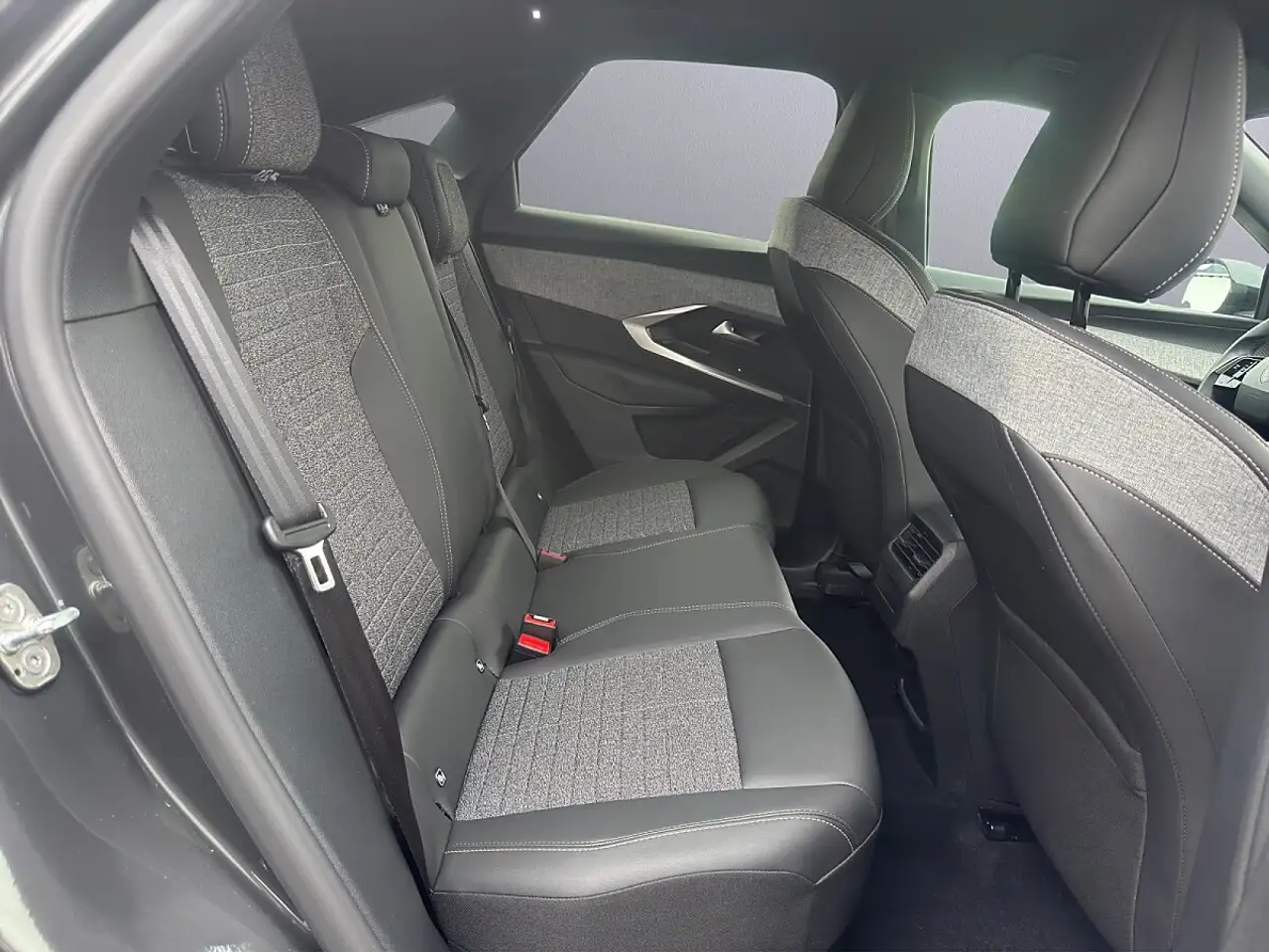Peugeot 3008 Hybrid 136 E-DCS6 Allure Aut. 17