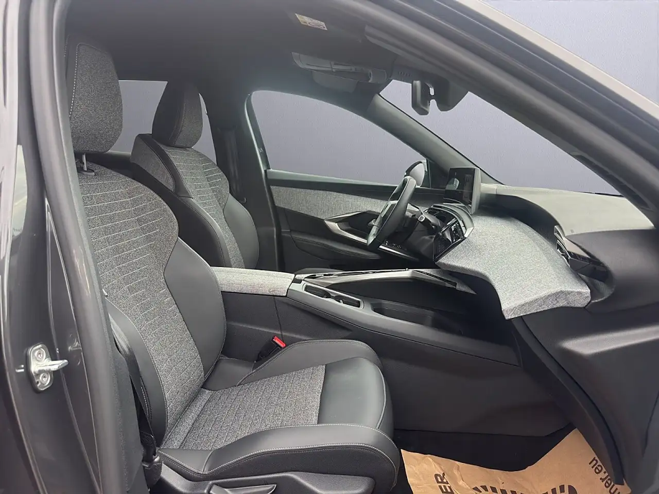 Peugeot 3008 Hybrid 136 E-DCS6 Allure Aut. 16