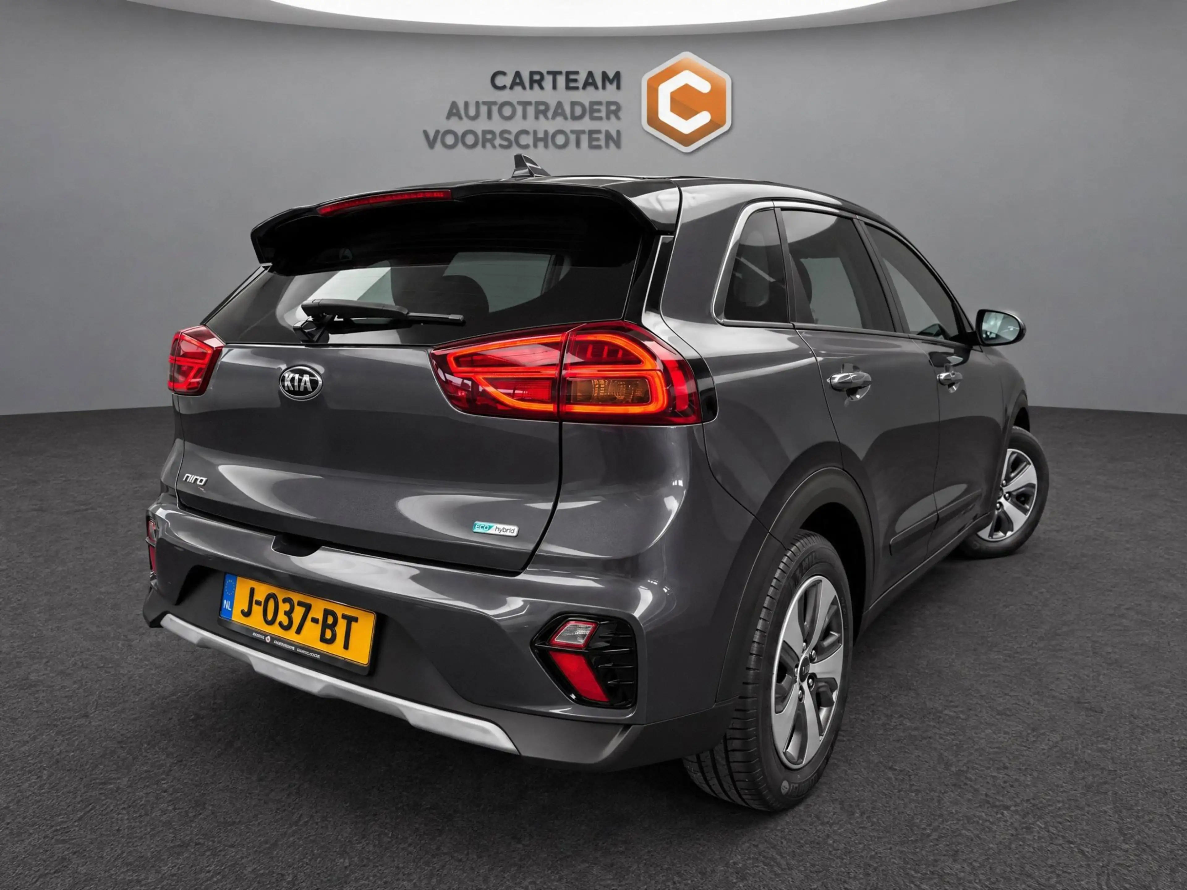 Kia Niro 1.6 GDi Hybrid ComfortLine — photo 2