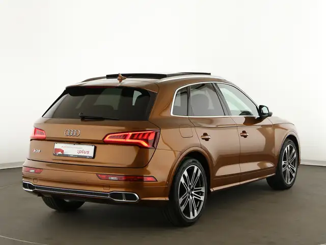 Audi SQ5 view 7