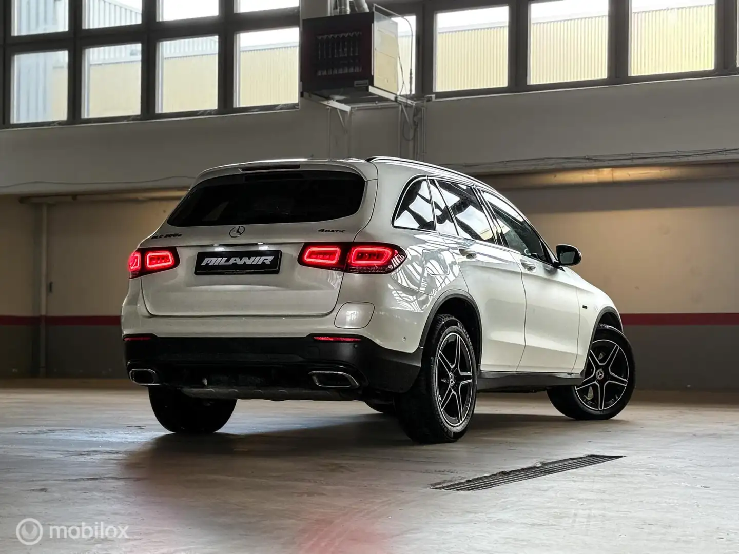 Mercedes-Benz GLC 300 300e 4MATIC AMG Line|Pano|Sfeer|Trekhaak Wit - 2