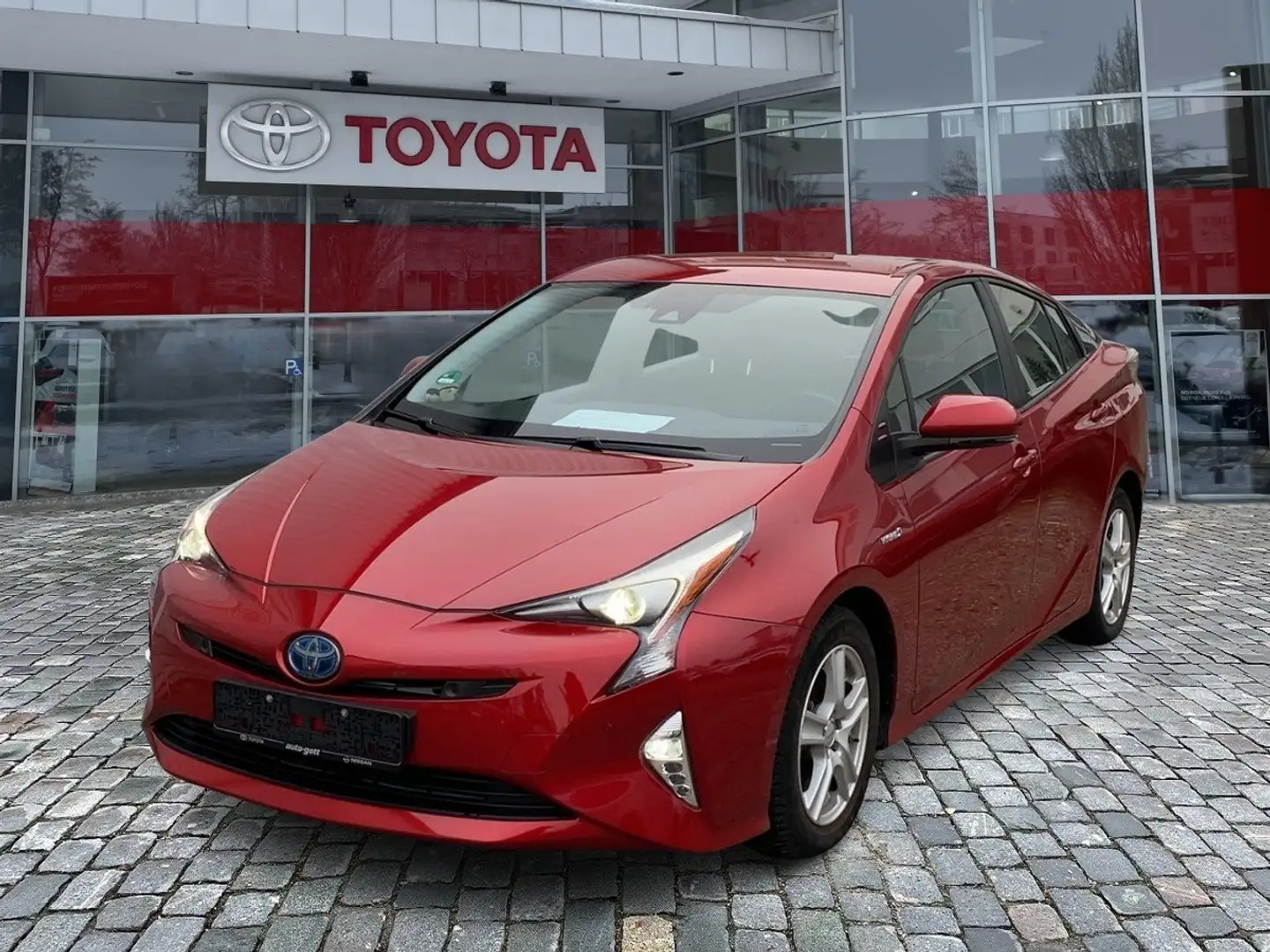 Toyota Prius 1.8 Executive Red - 1