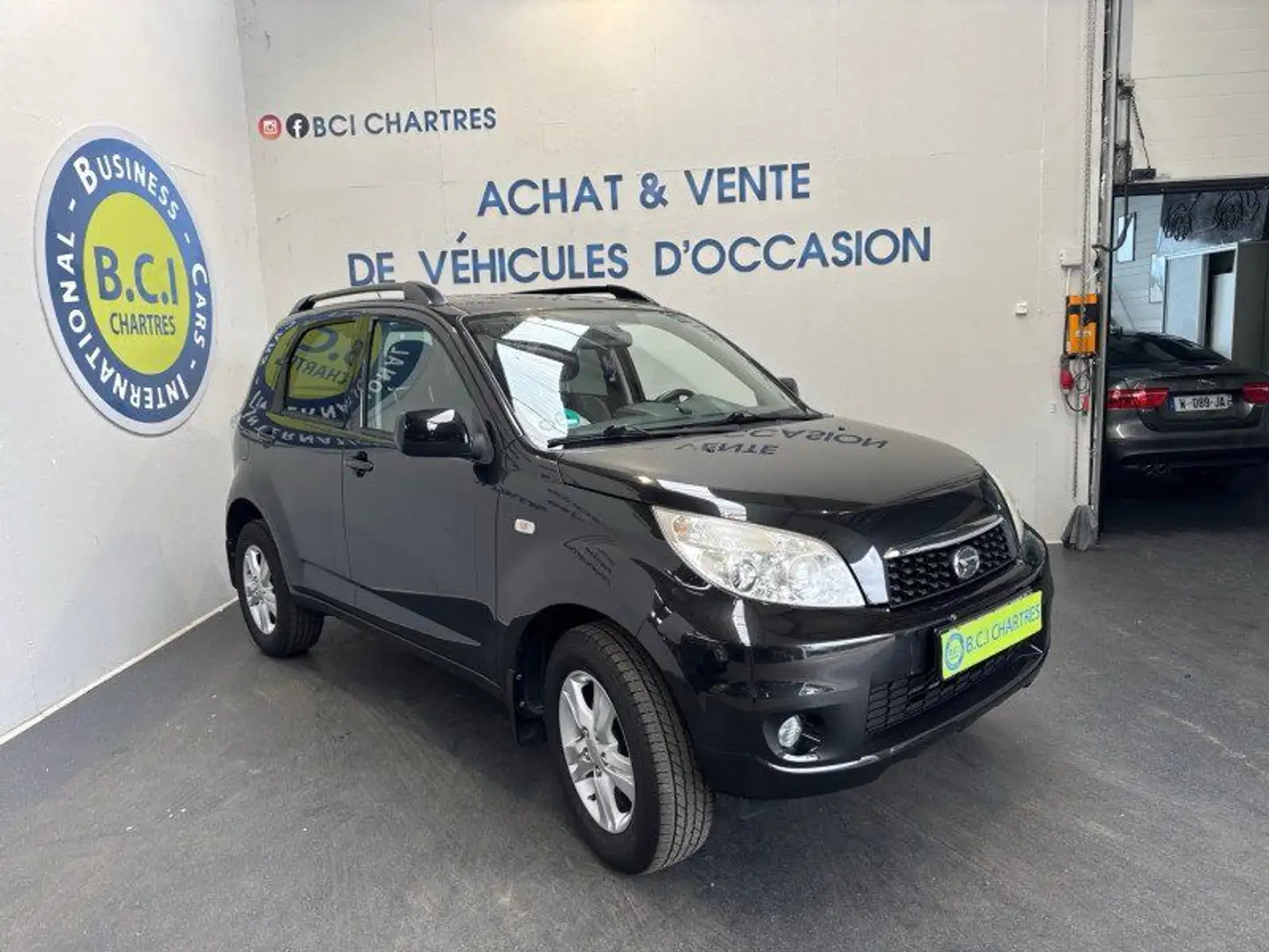 Daihatsu Terios 1.5 105CH LUXURY Schwarz - 2
