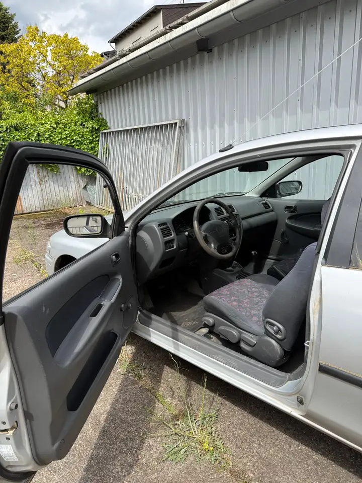Mazda 323 P 1.4, foto 8