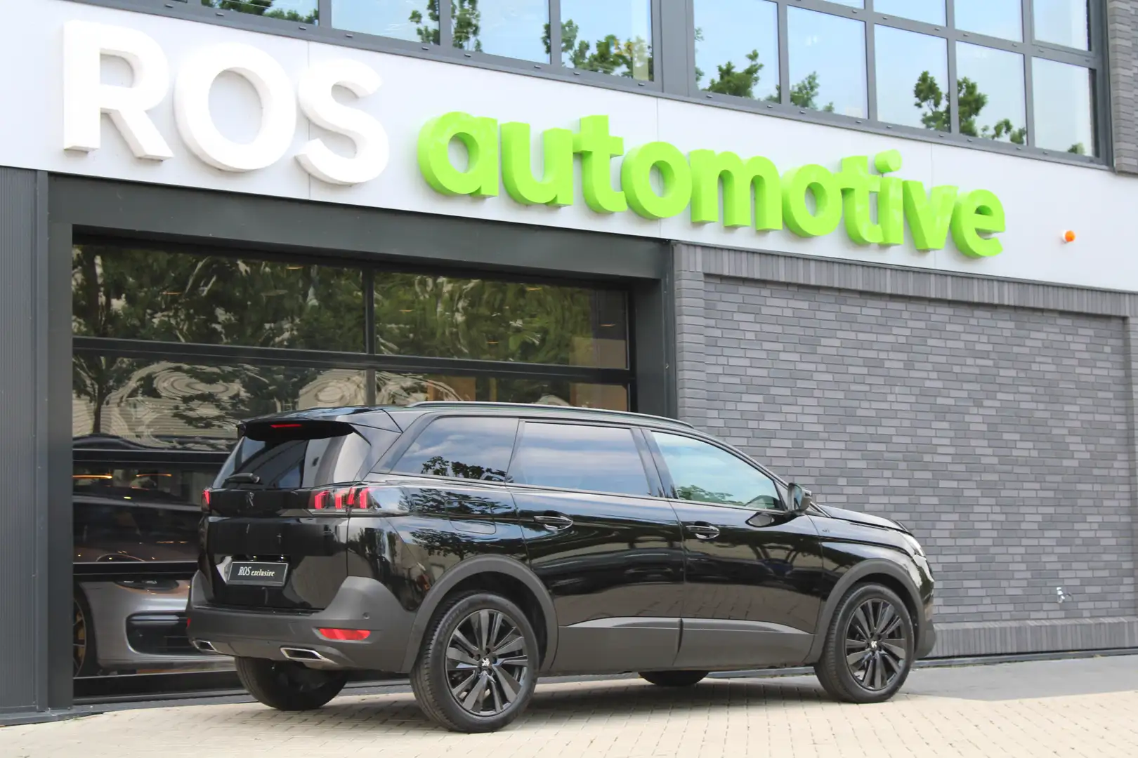 Peugeot 5008 1.2 PureTech GT | 7 PERSOONS | NAVI | CAMERA | ACC Zwart - 2