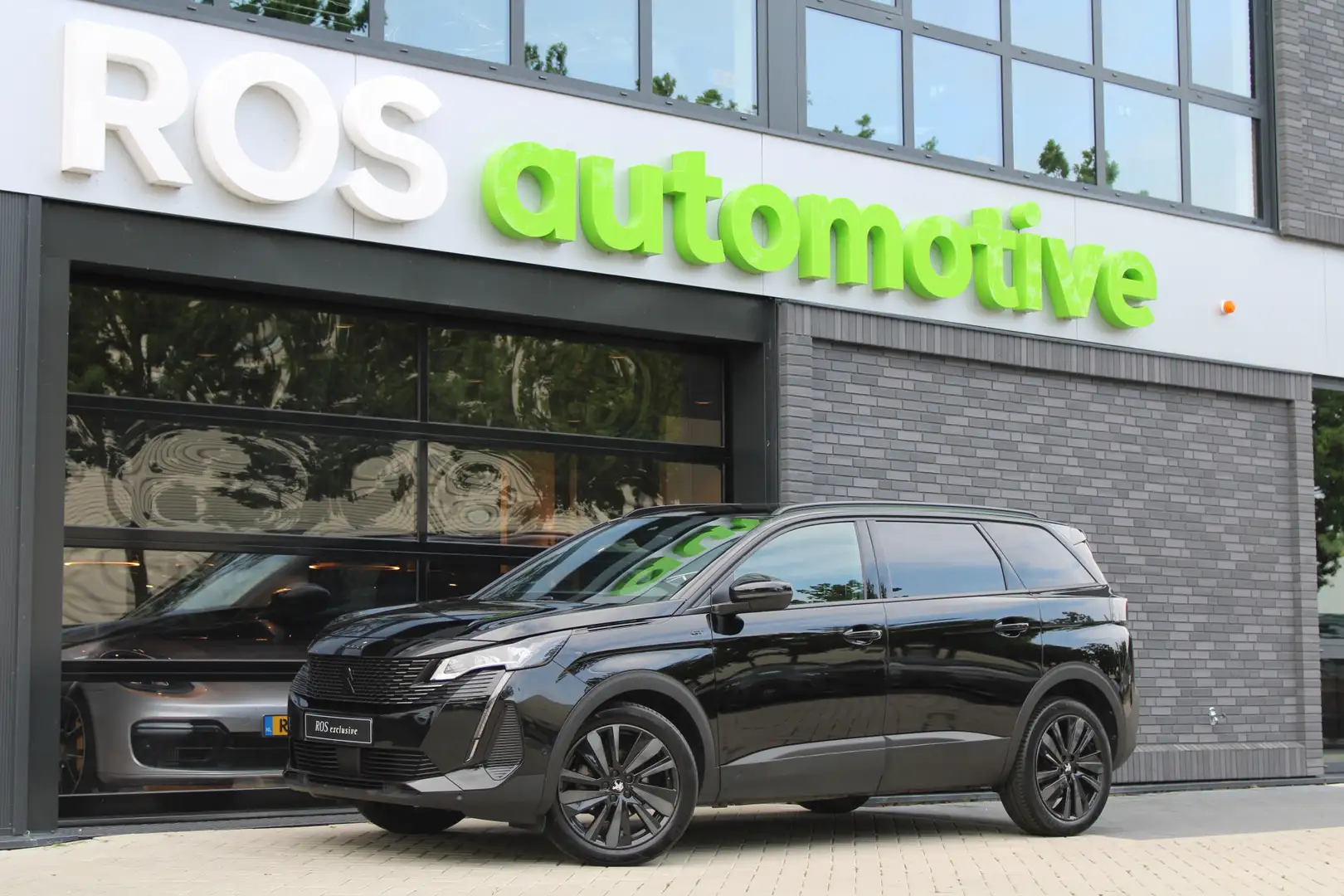 Peugeot 5008 1.2 PureTech GT | 7 PERSOONS | NAVI | CAMERA | ACC Zwart - 1