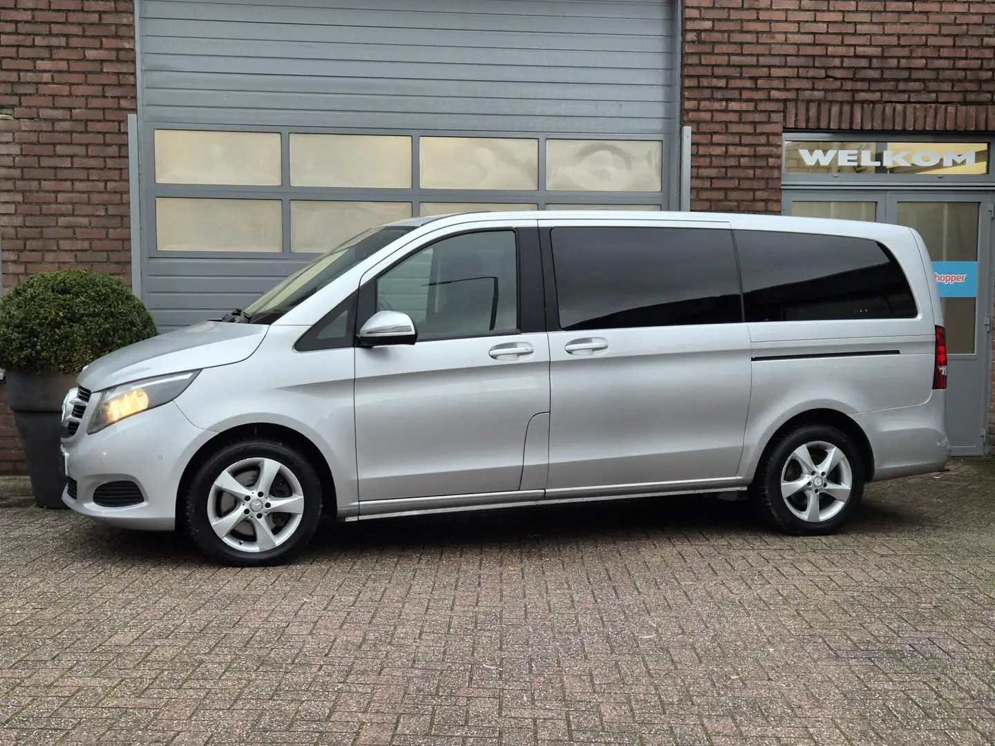 Mercedes-Benz V 250 250d 4-MATIC Lang, Euro 7 persoons, Automaat. Pers Zilver - 2