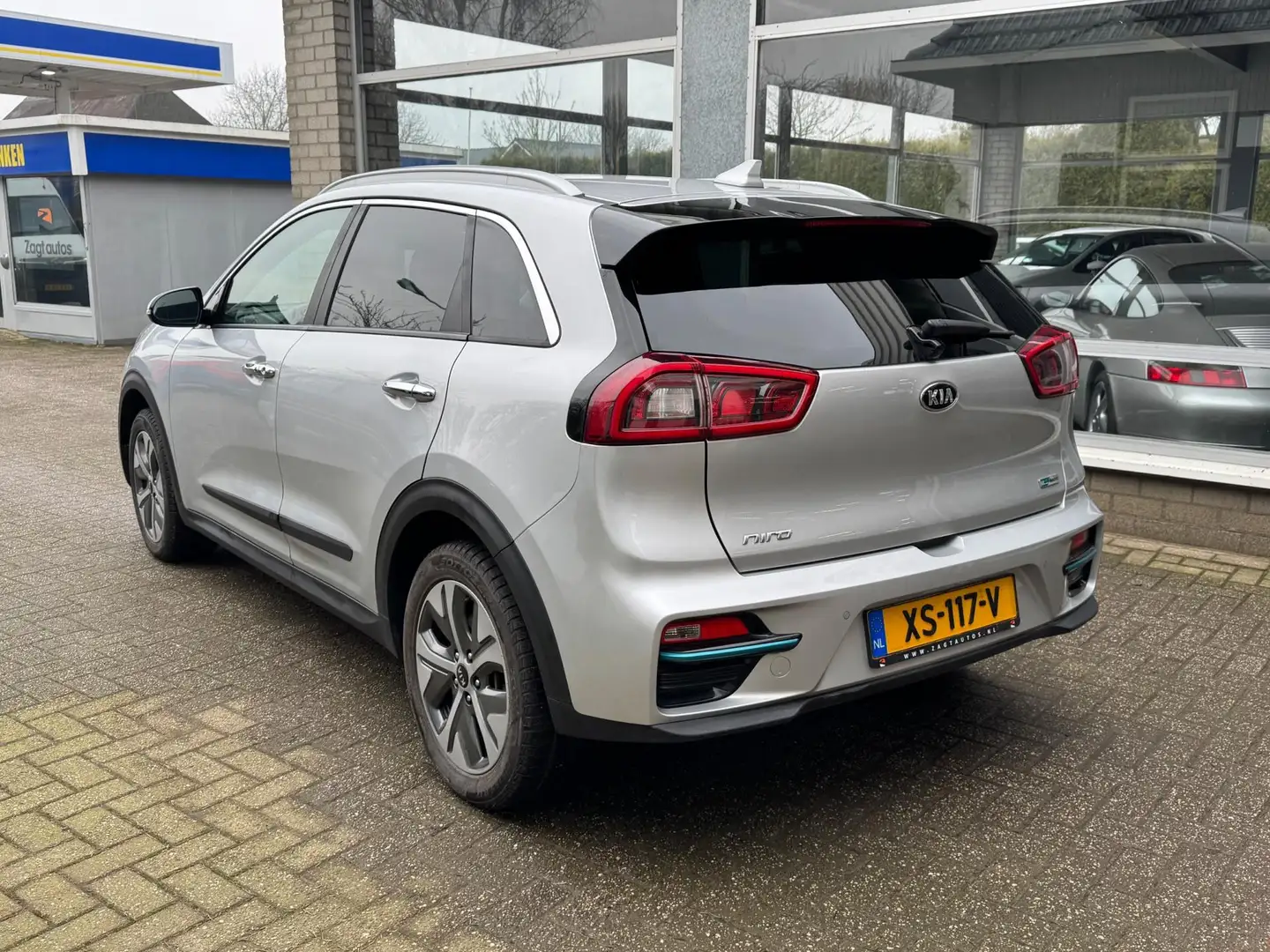 Kia e-Niro ExecutiveLine 64 kWh Grijs - 2