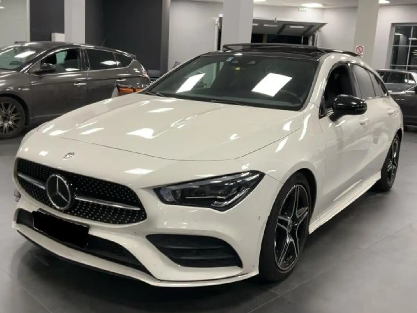 Mercedes-Benz CLA 200 200 d Premium AMG Night Auto Bianco - 1