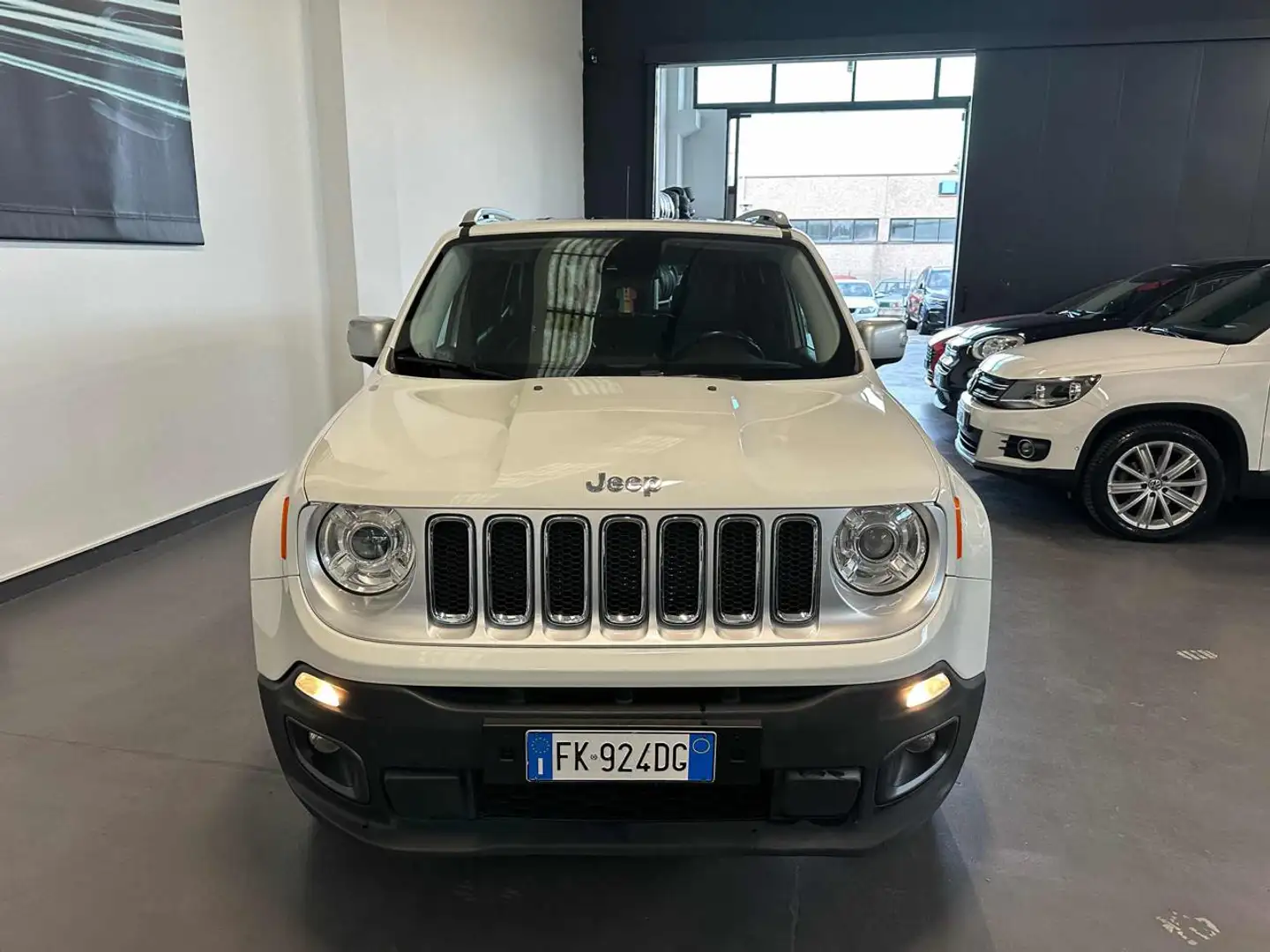 Jeep Renegade 2.0 Mjt 140CV 4WD Active Drive Opening Edition Biały - 2