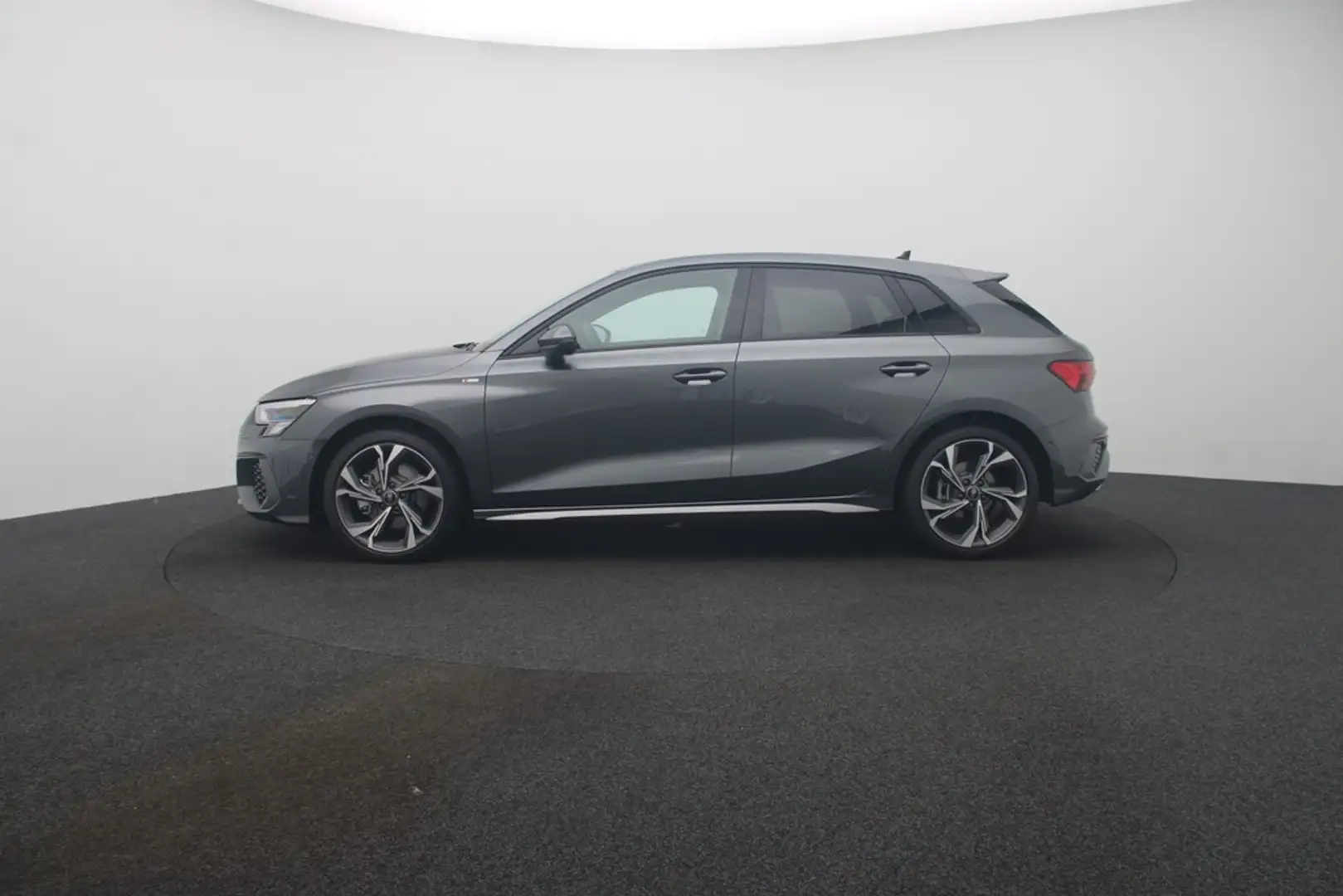 Audi A3 Sportback 35 TFSI S line LED Navi B&O Gris - 2