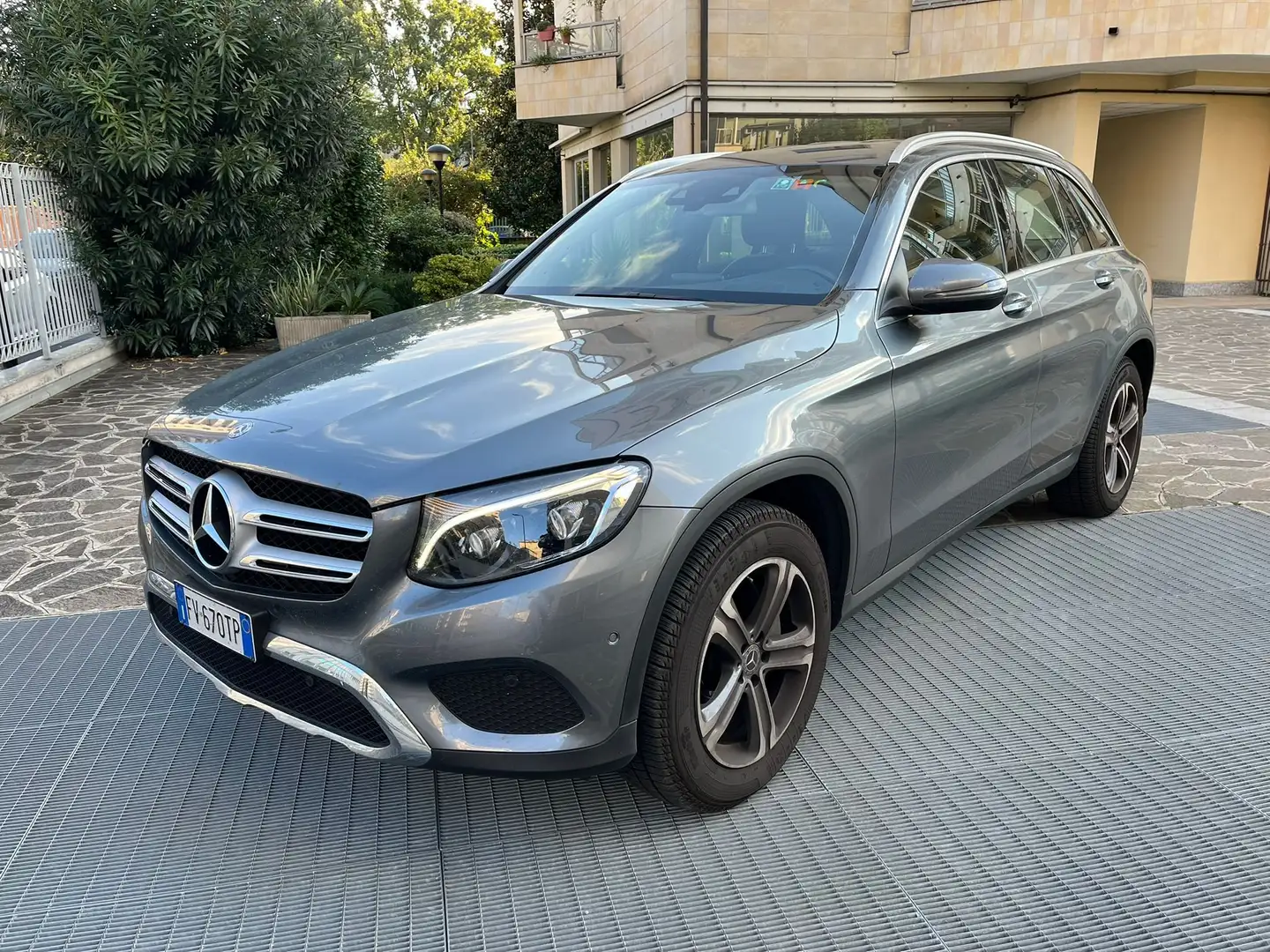 Mercedes-Benz GLC 220 Cdi 4matic Exclusive imm. 03/2019 Gris - 1