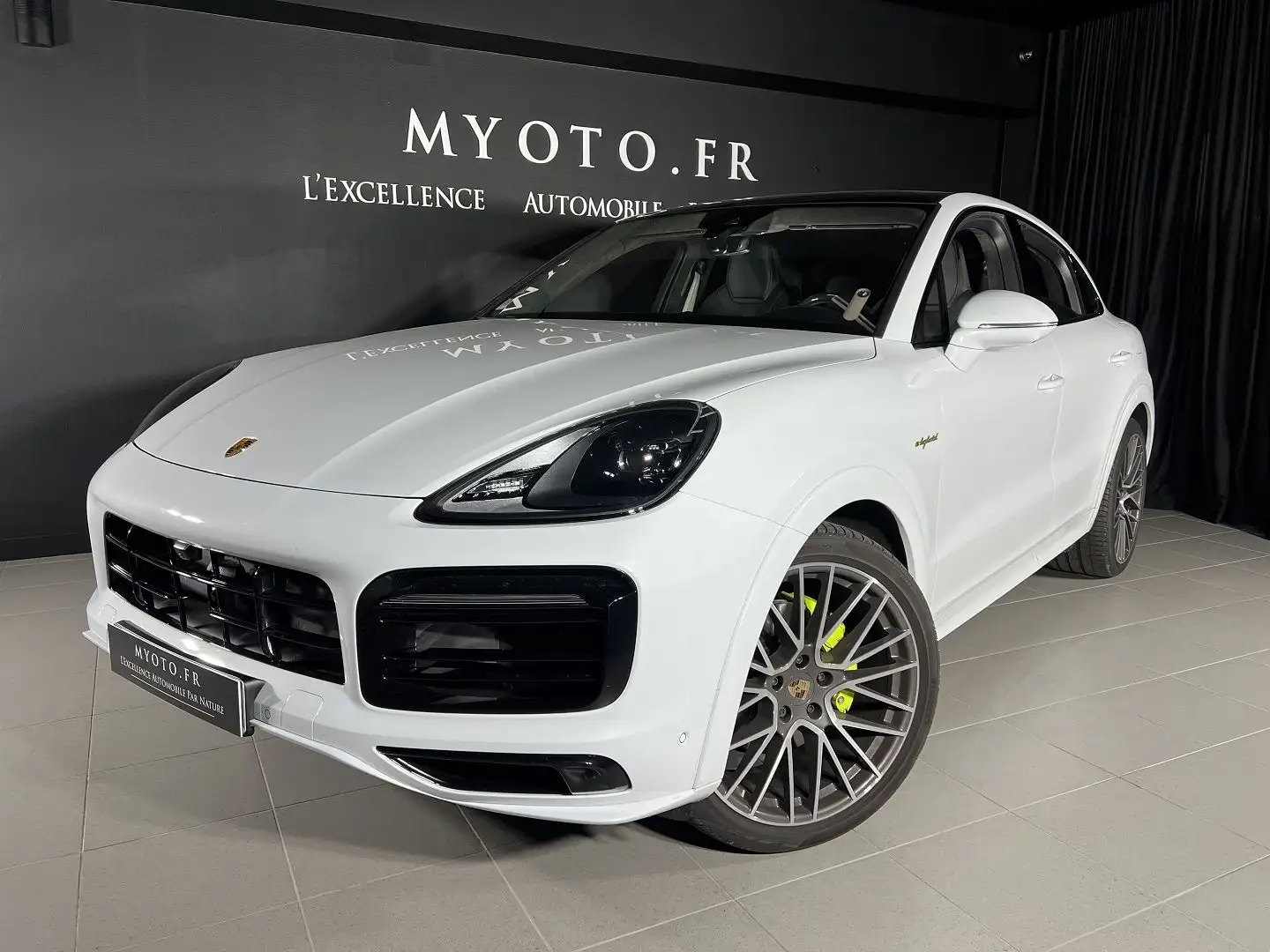 Porsche Cayenne (9YB) 3.0 V6 462CH E-HYBRID PLATINUM EDITION Blanc - 1