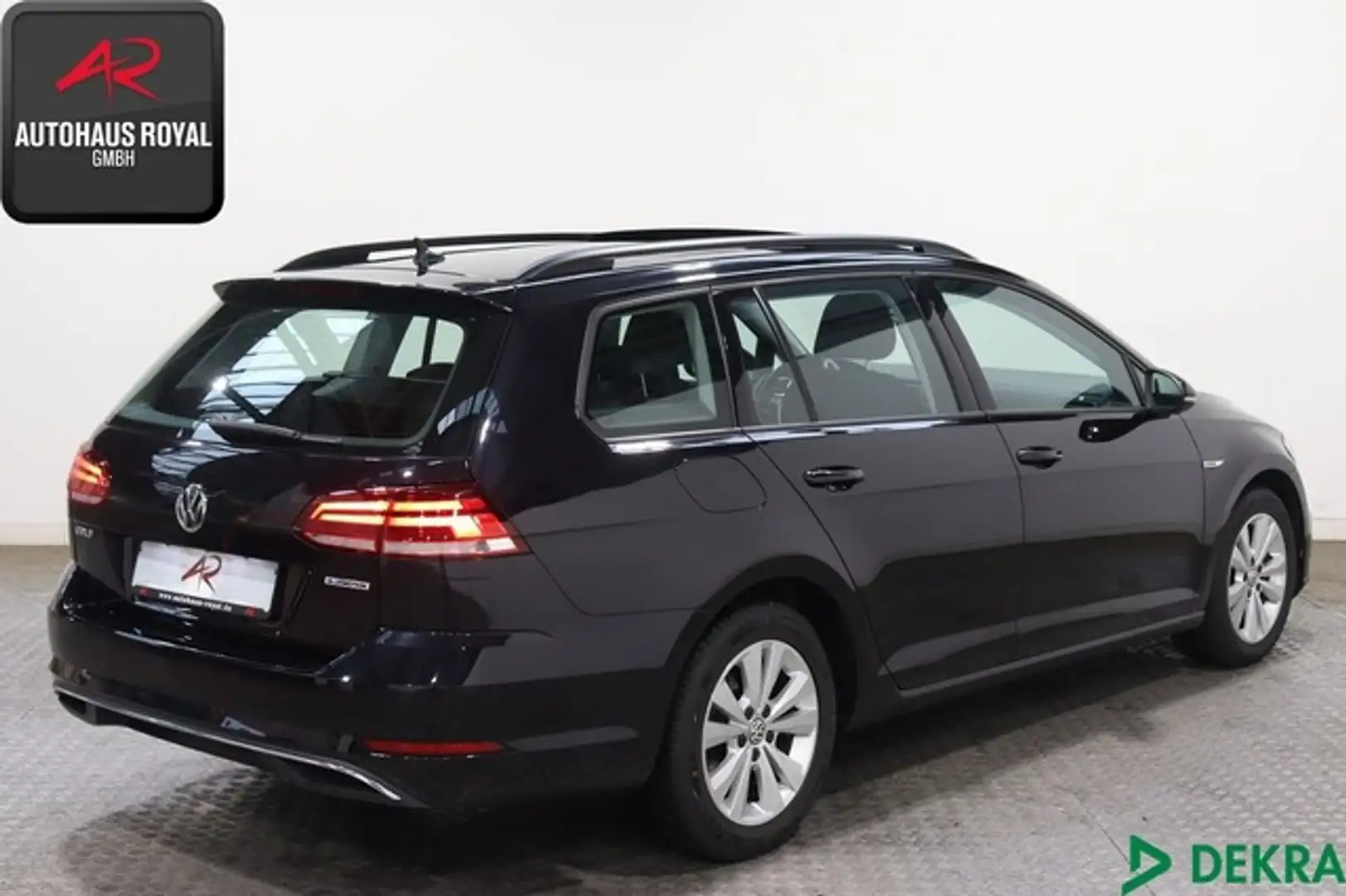Volkswagen Golf VII 1.5 TGI STANDHEIZ,MASSAGE,PANO,KEYLESS Schwarz - 2