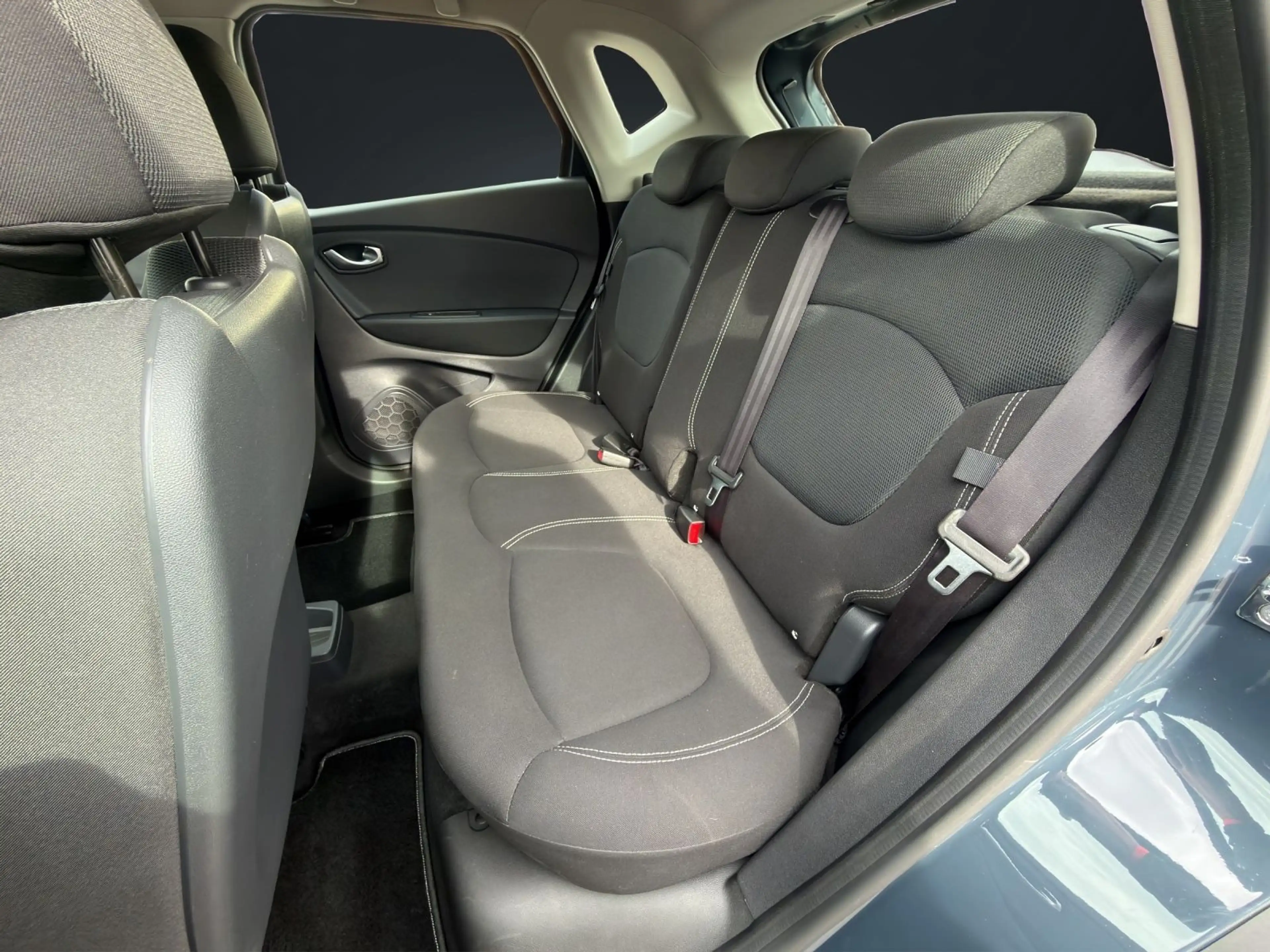 Renault Captur Life — photo 10