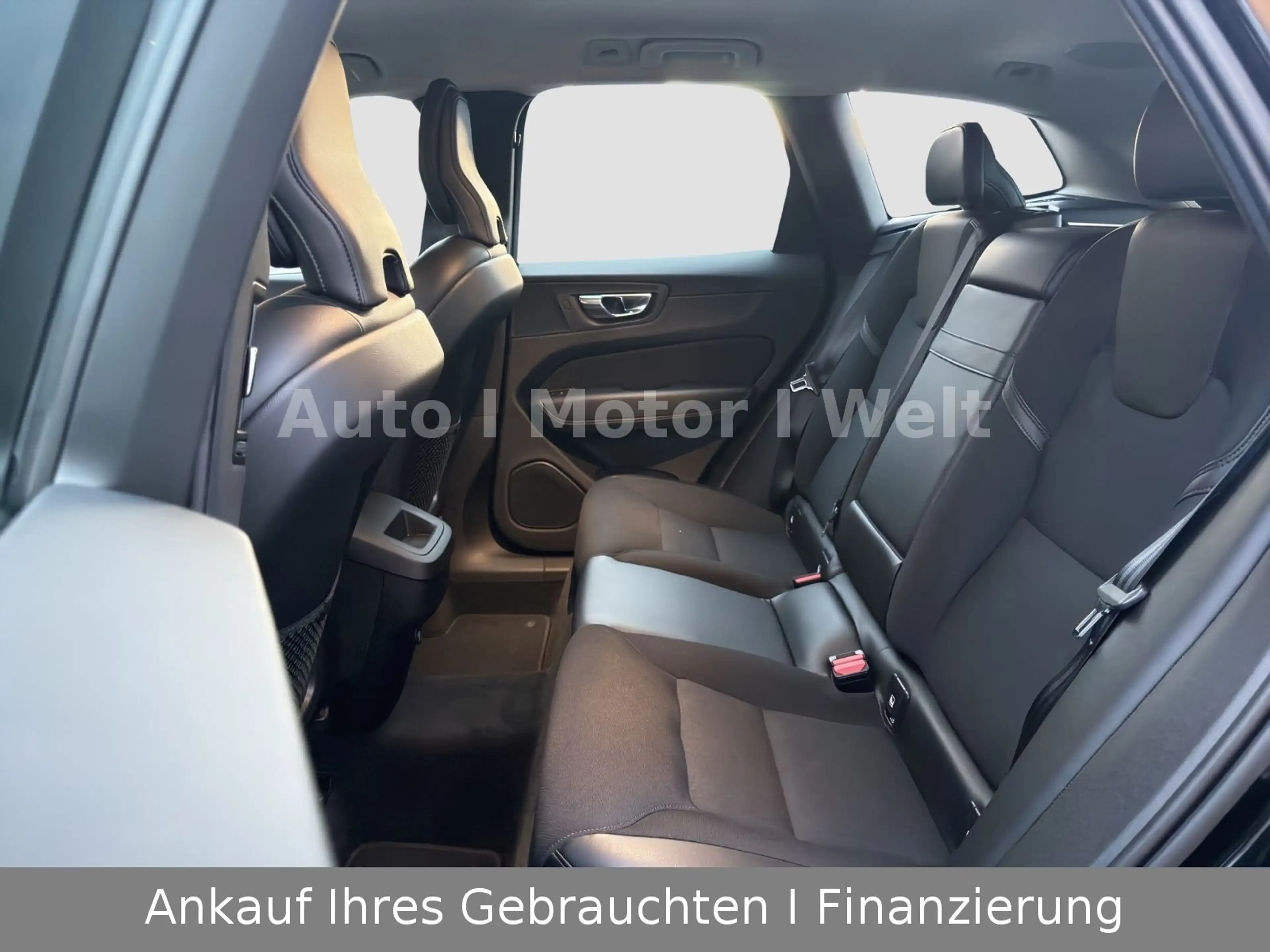 Volvo XC60 Momentum AWD LED/H&K/KAMERA360/ALU — photo 14