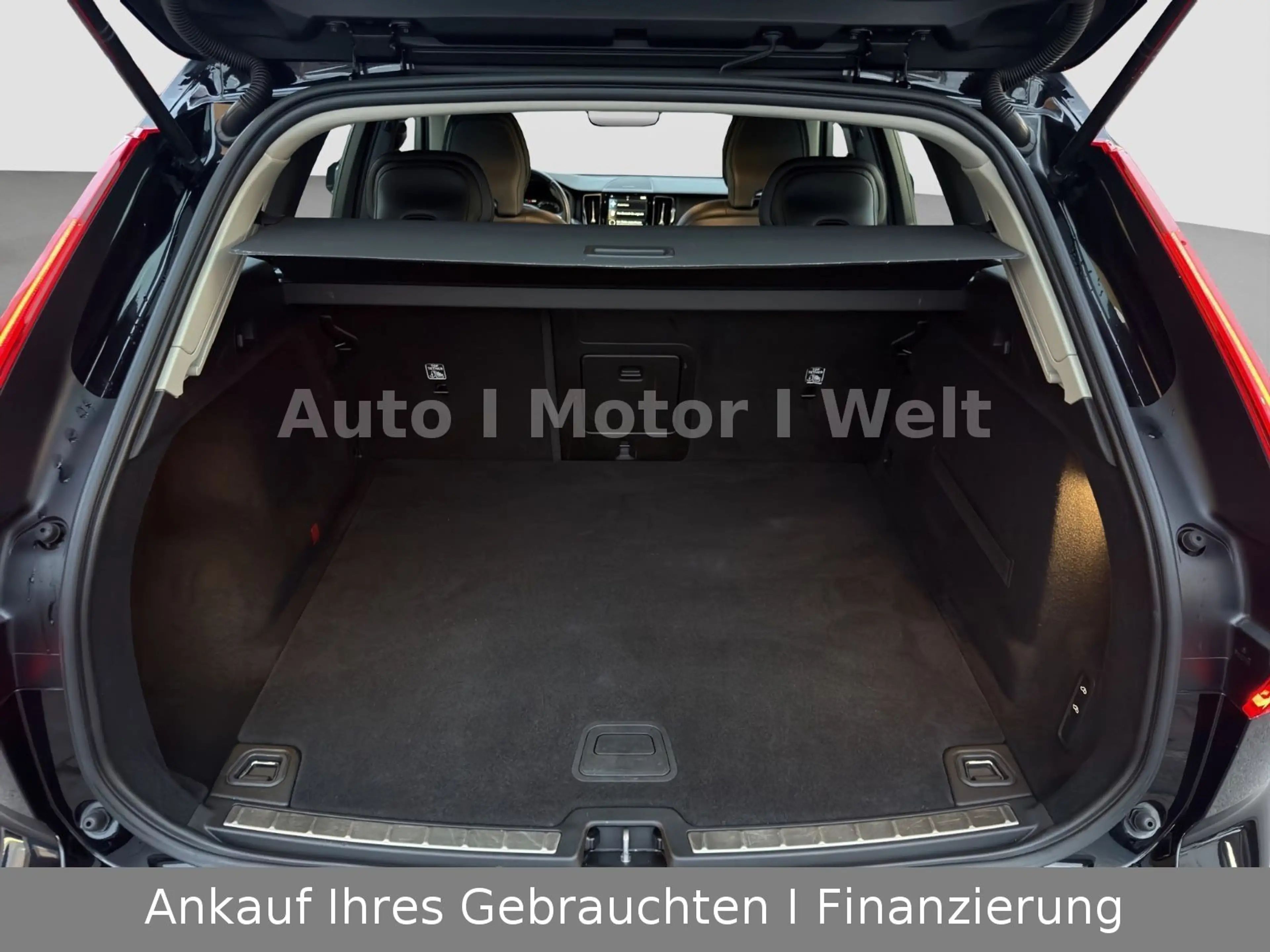 Volvo XC60 Momentum AWD LED/H&K/KAMERA360/ALU — photo 15