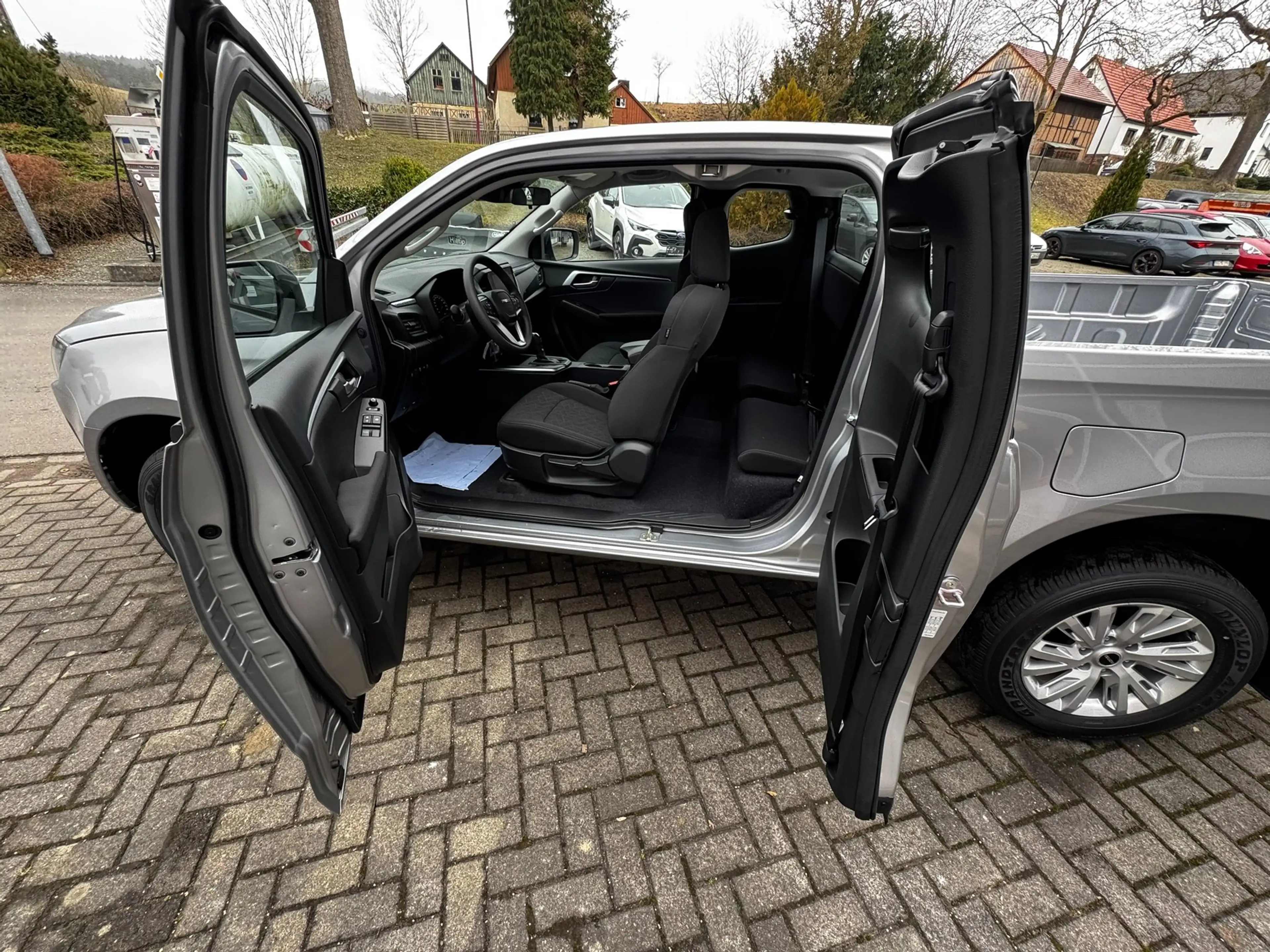 Isuzu D-Max Space Cab 4WD LS AT Rough Terrain Mode — photo 10