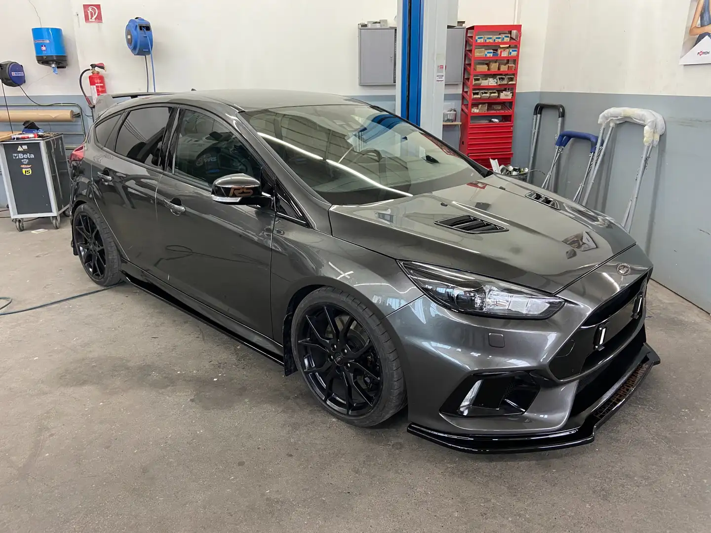 Ford Focus Focus 2,3 EcoBoost AWD RS RS Grau - 2