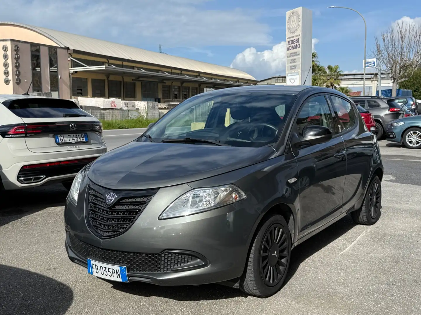 Lancia Ypsilon 1.2 69 CV 5 porte Elefantino Grigio - 1