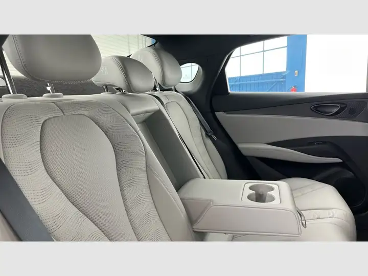 BYD Seal 2026, foto 40