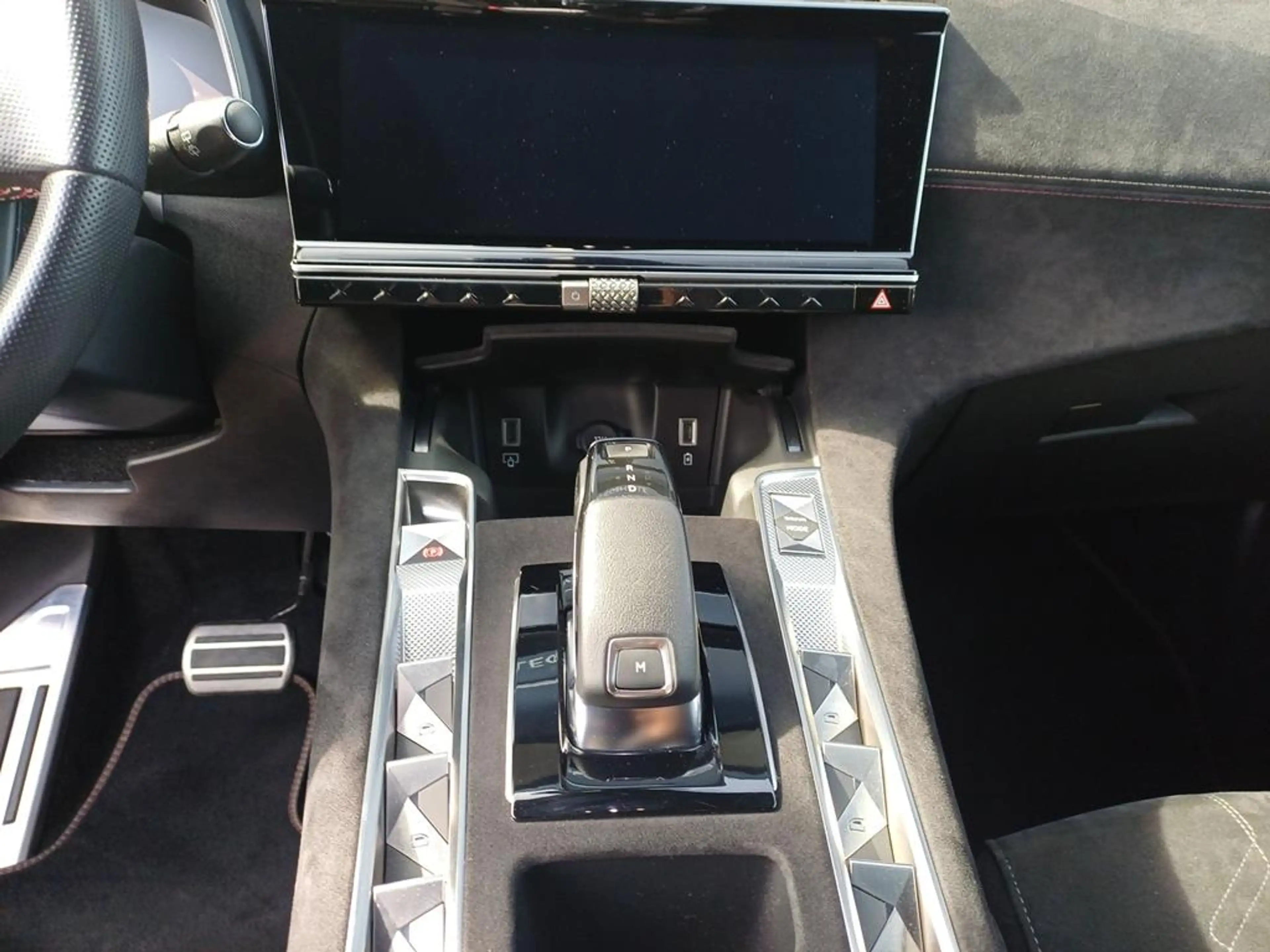 DS Automobiles DS 7 Performance Line + — photo 14