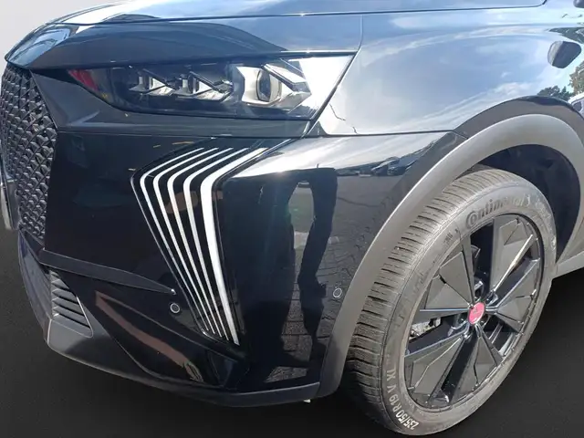DS Automobiles DS 7 view 11