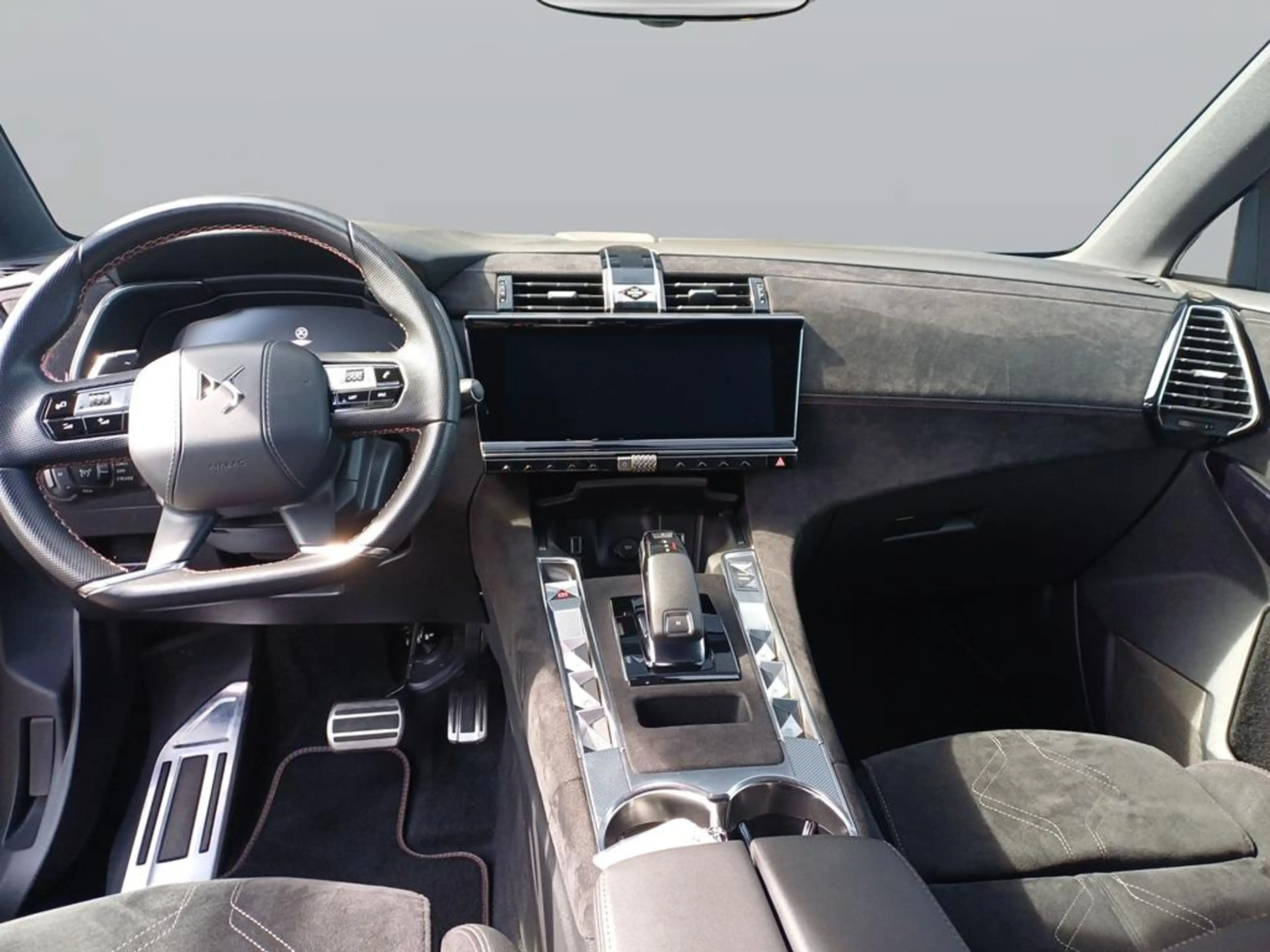 DS Automobiles DS 7 Performance Line + — photo 12