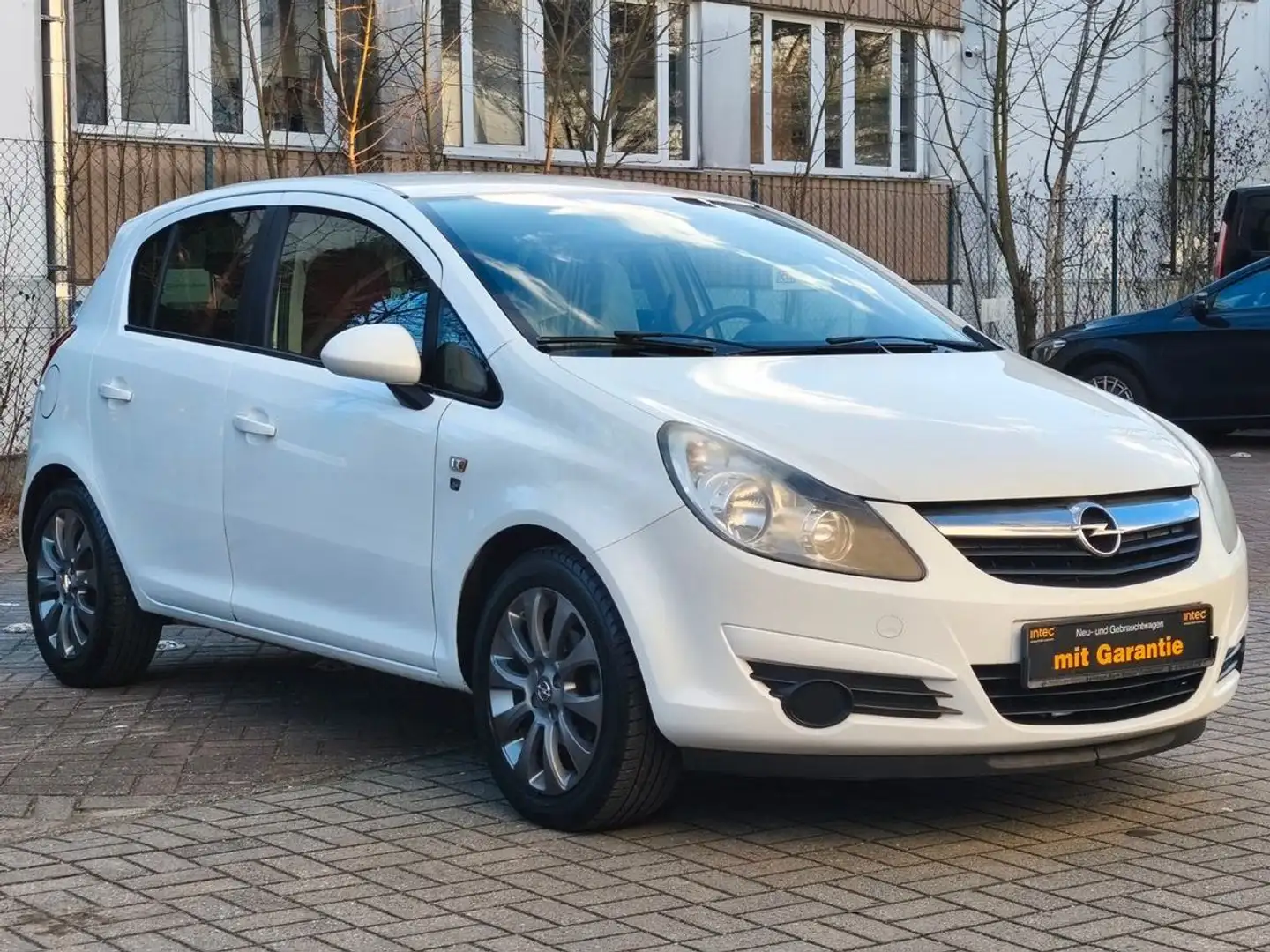 Opel Corsa D Edition "111 Jahre"*NEUE TÜV* Weiß - 1