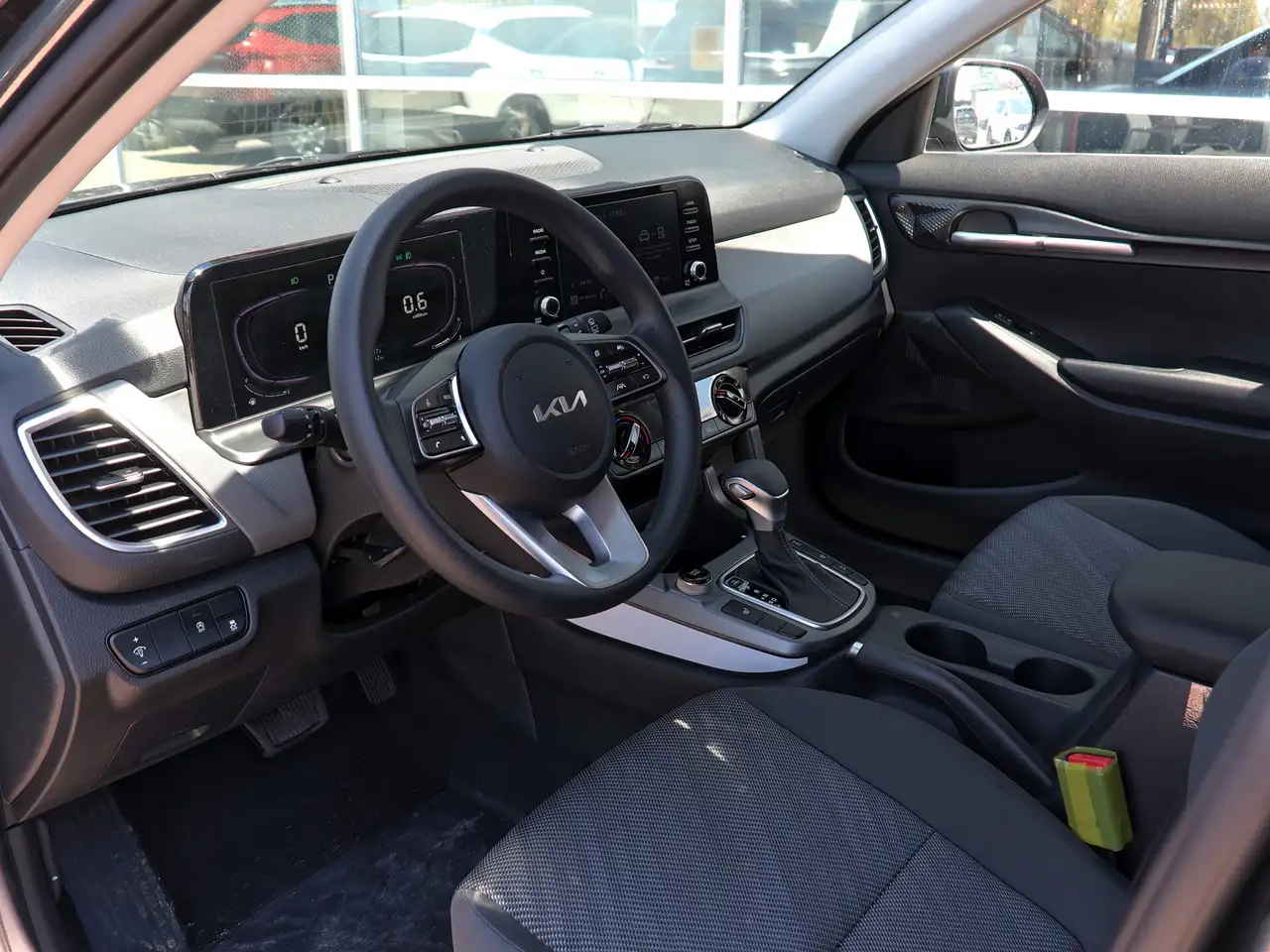Kia Seltos снимка Kia Seltos