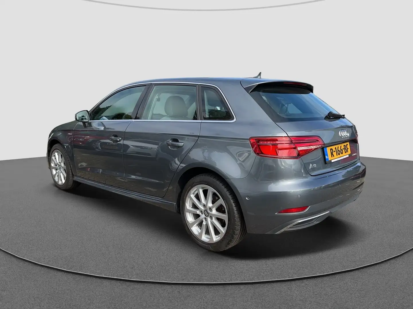 Audi A3 1.4 e-tron Sport PL+ Adaptive Cruise | Alcantara L Gris - 2