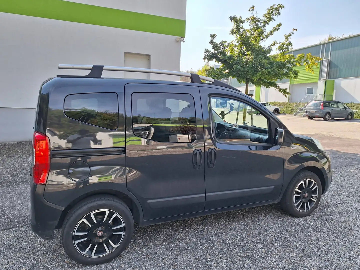 Fiat Qubo Qubo 1,4 Fire 78 Lounge Schwarz - 2